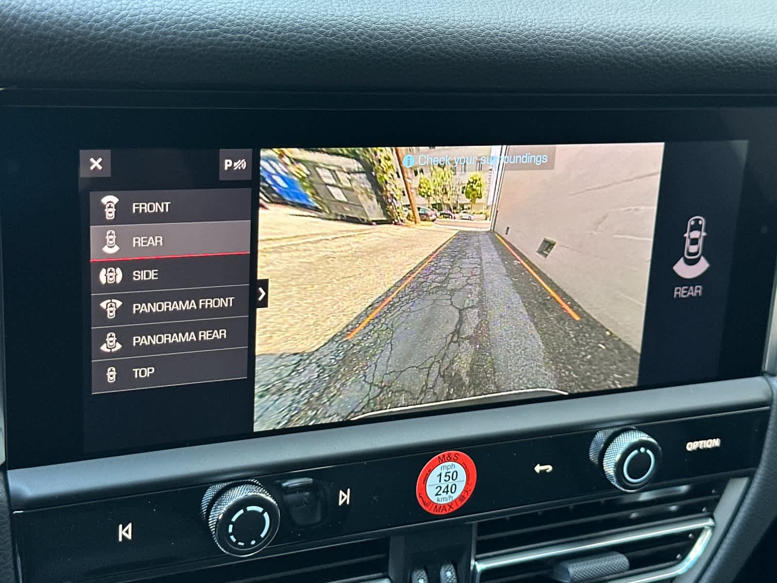 Thumbnail: 2026 Porsche Macan - 23