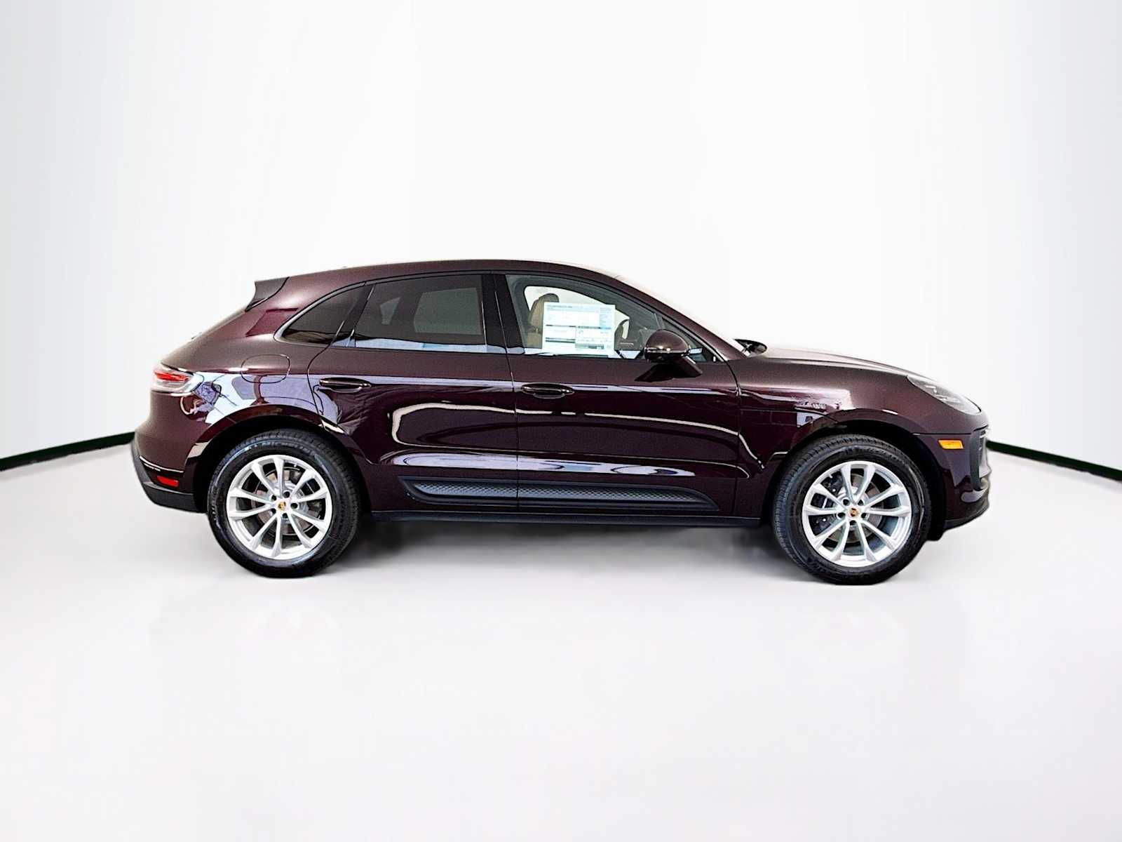 Thumbnail: 2026 Porsche Macan - 8