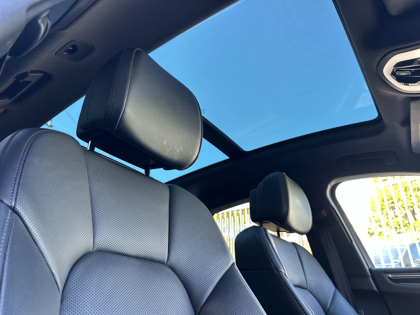 Thumbnail: 2025 Porsche Macan - 18