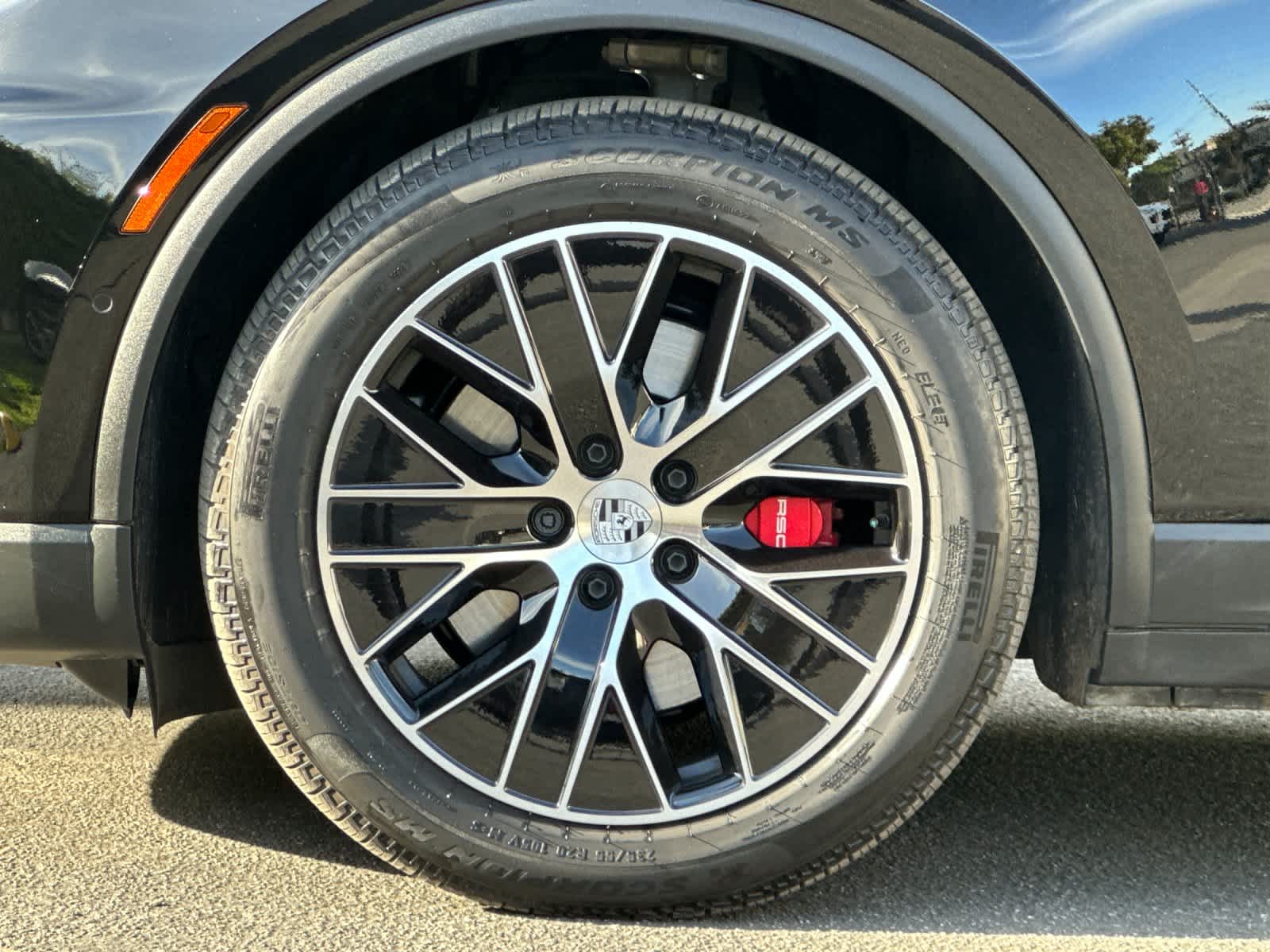 Thumbnail: 2025 Porsche Macan - 32