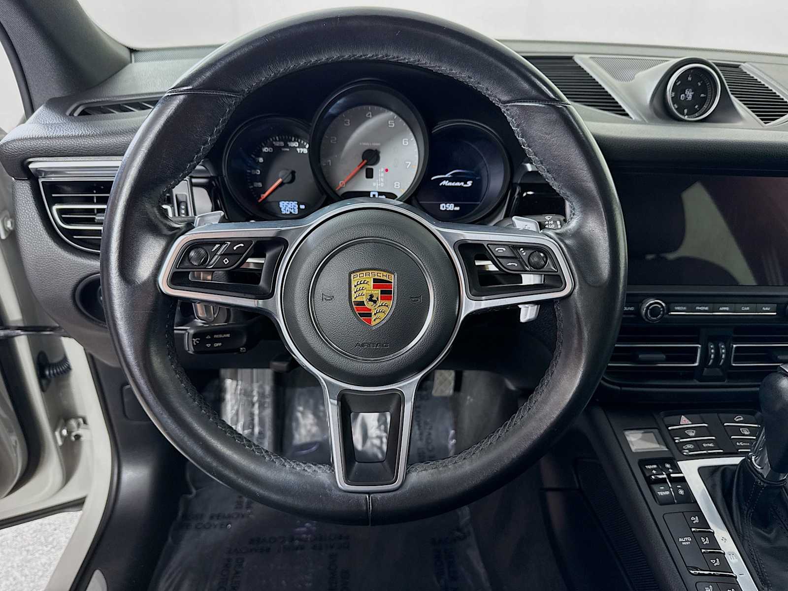 Thumbnail: 2021 Porsche Macan - 12