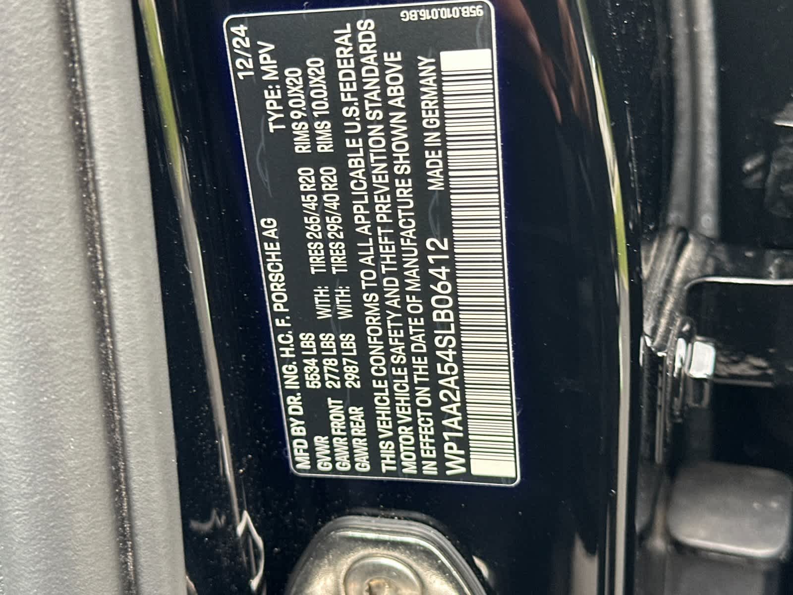 Thumbnail: 2025 Porsche Macan - 34