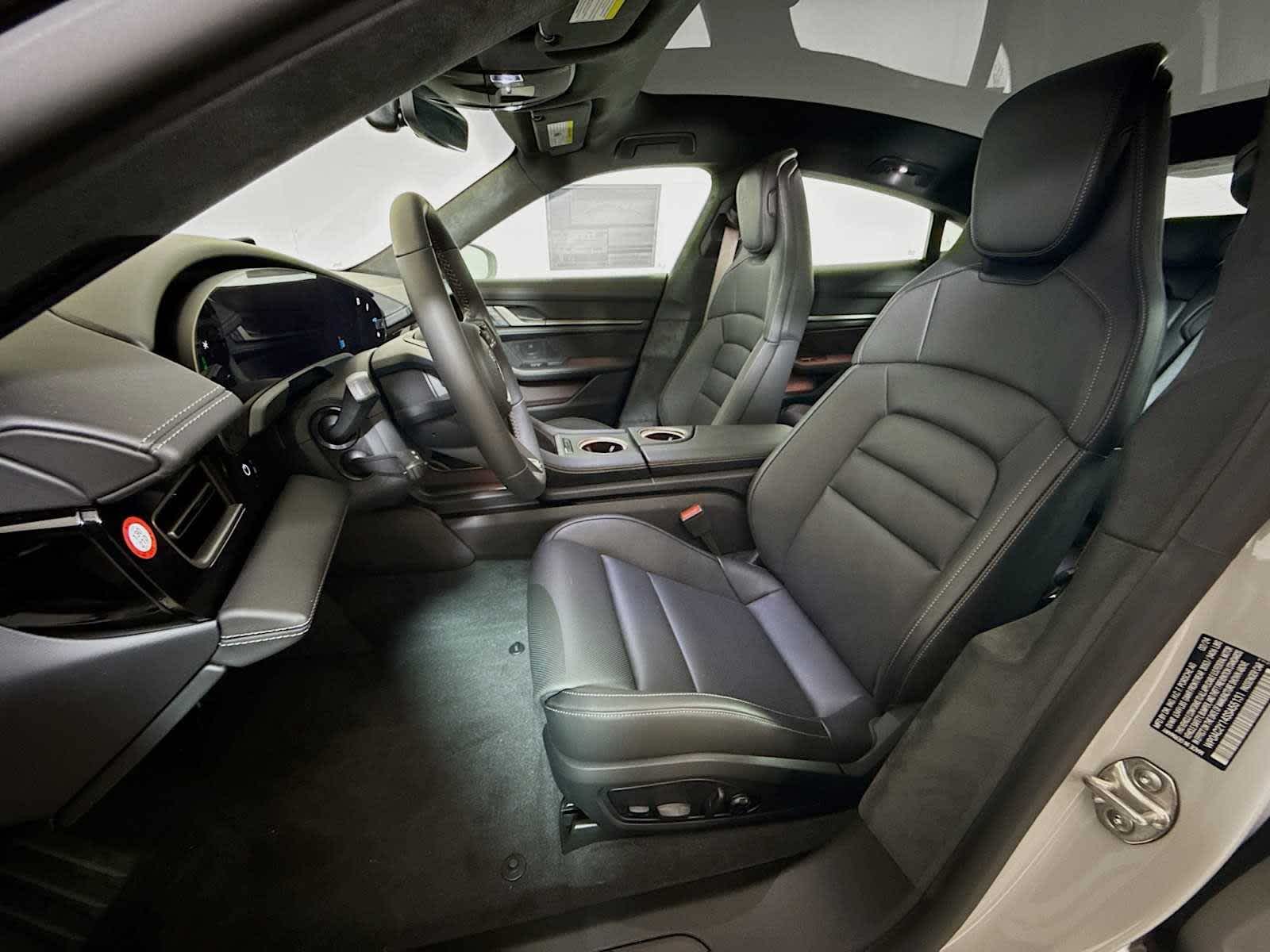 Thumbnail: 2025 Porsche Taycan - 5