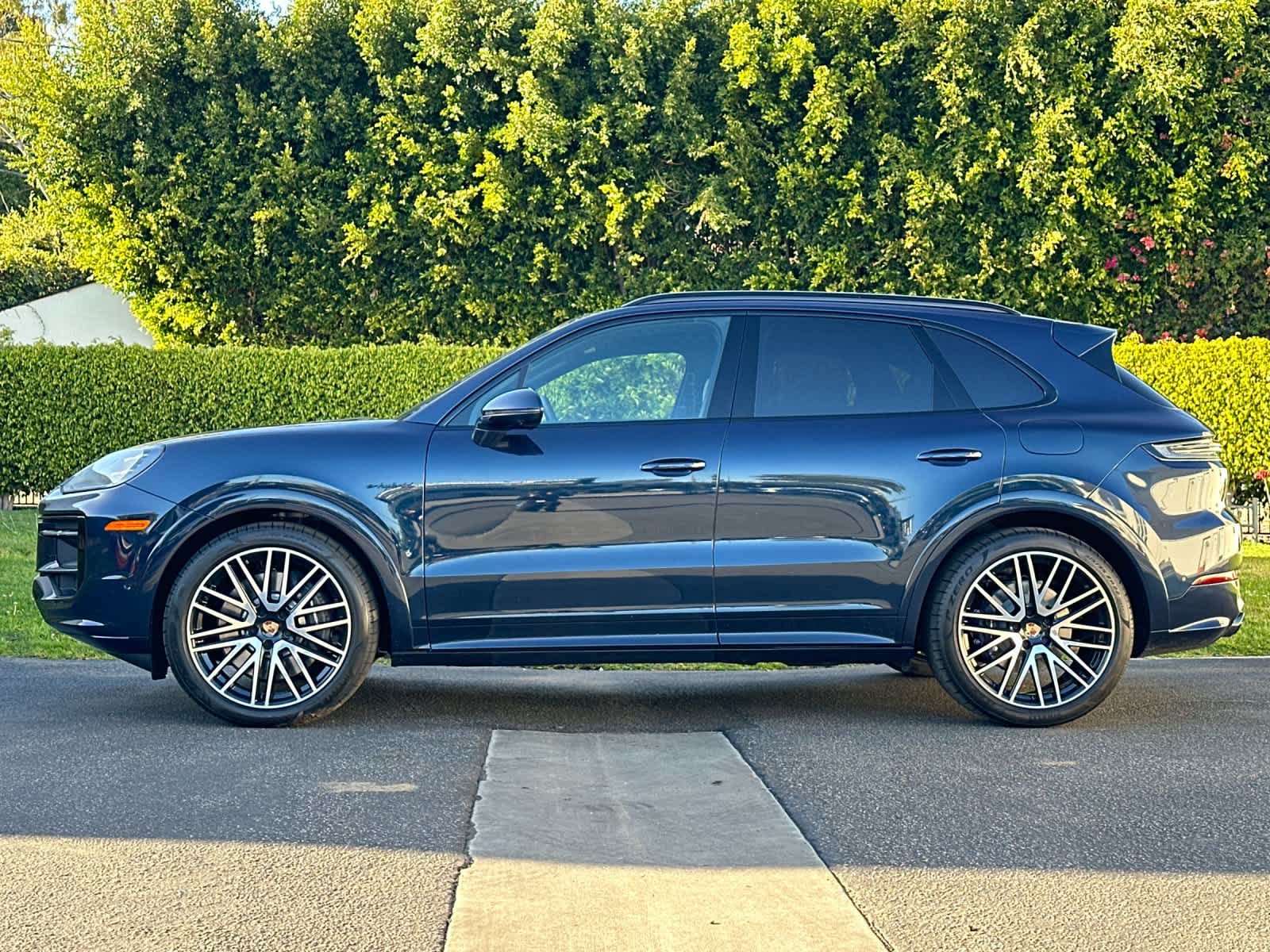 Thumbnail: 2026 Porsche Cayenne - 2
