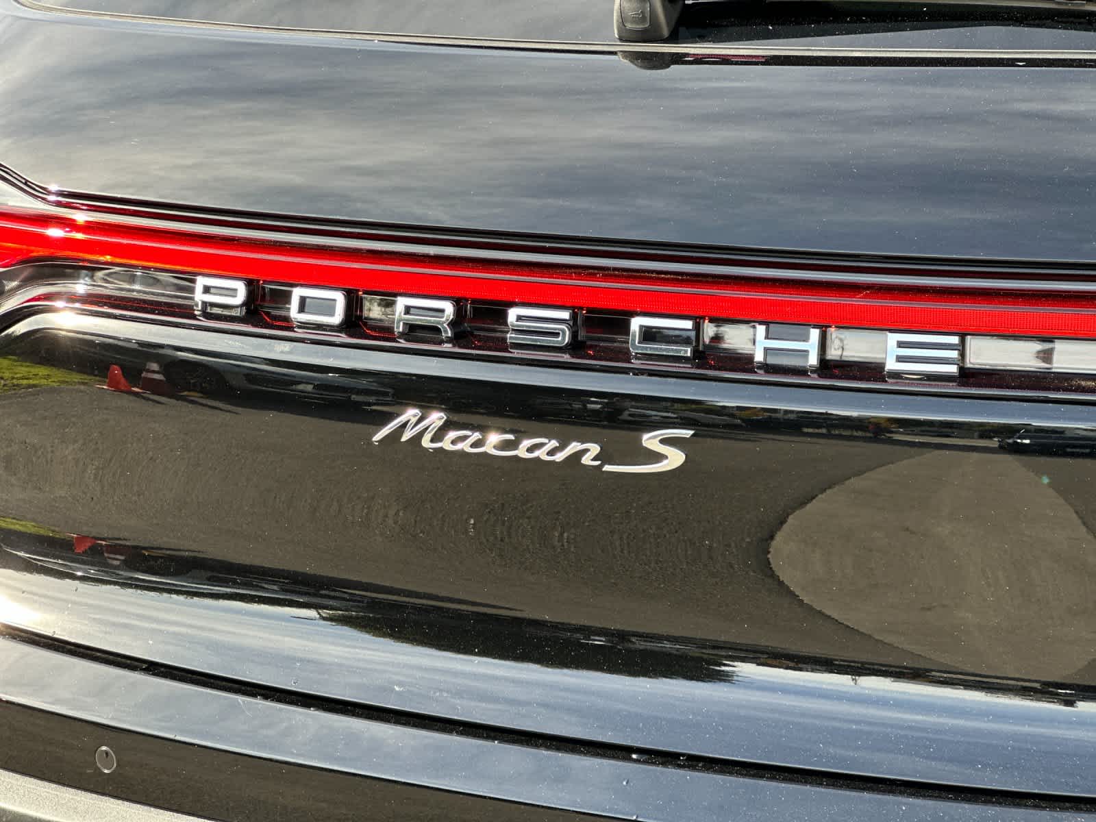 Thumbnail: 2026 Porsche Macan - 31