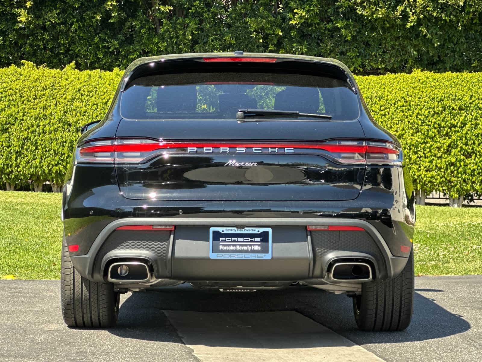 Thumbnail: 2026 Porsche Macan - 7