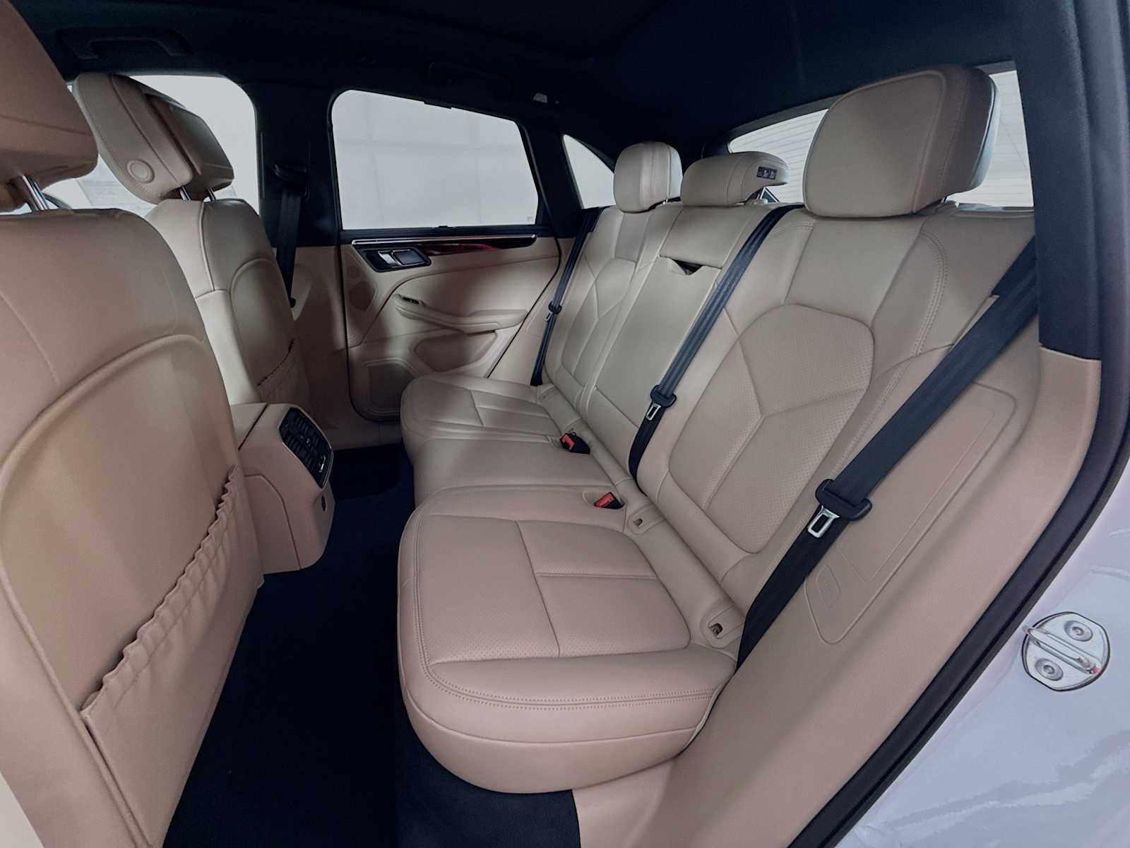 Thumbnail: 2026 Porsche Macan - 17