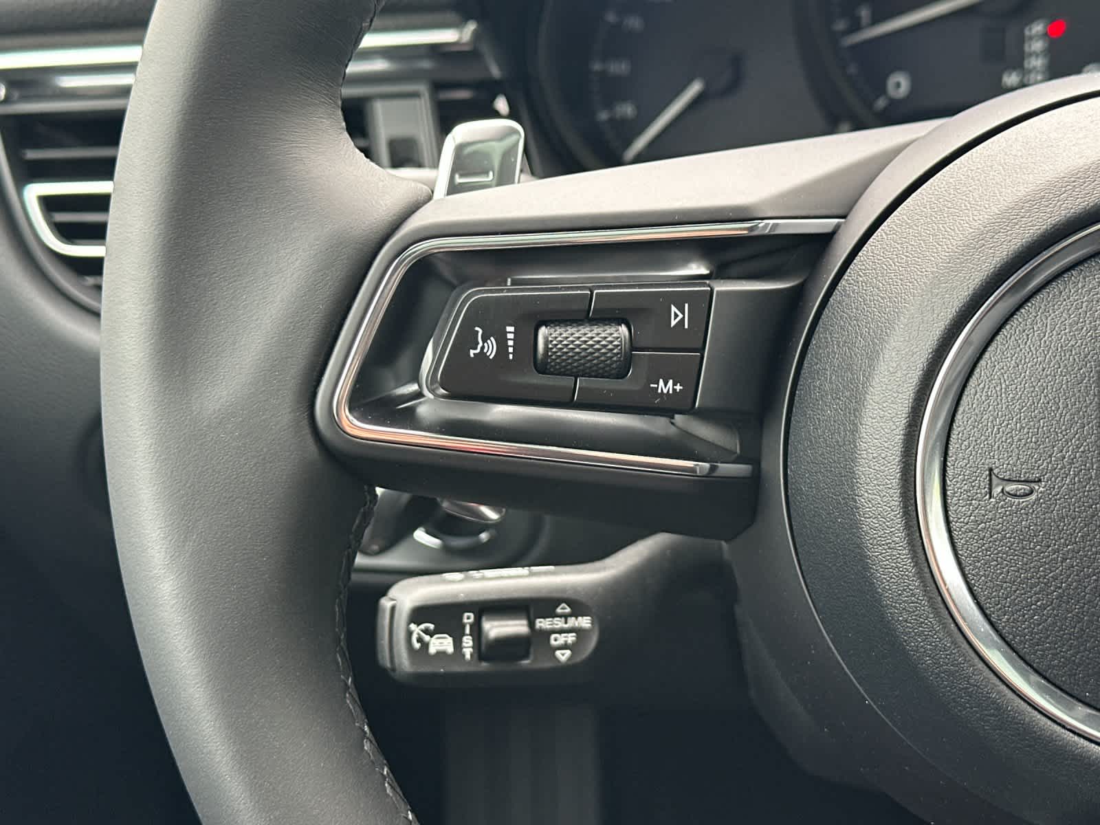 Thumbnail: 2026 Porsche Macan - 26