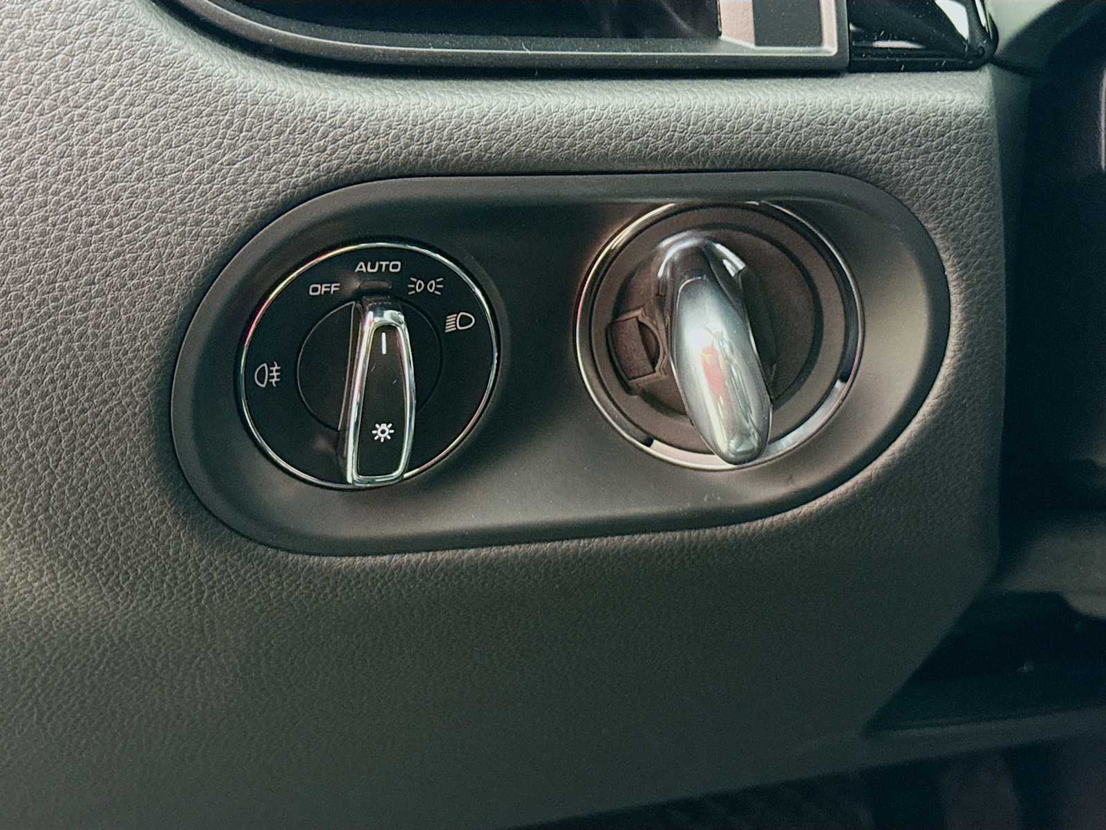 Thumbnail: 2025 Porsche Macan - 11