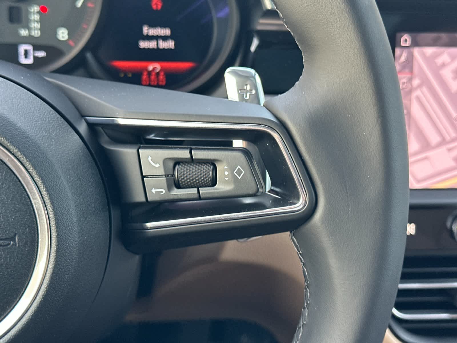 Thumbnail: 2026 Porsche Macan - 28