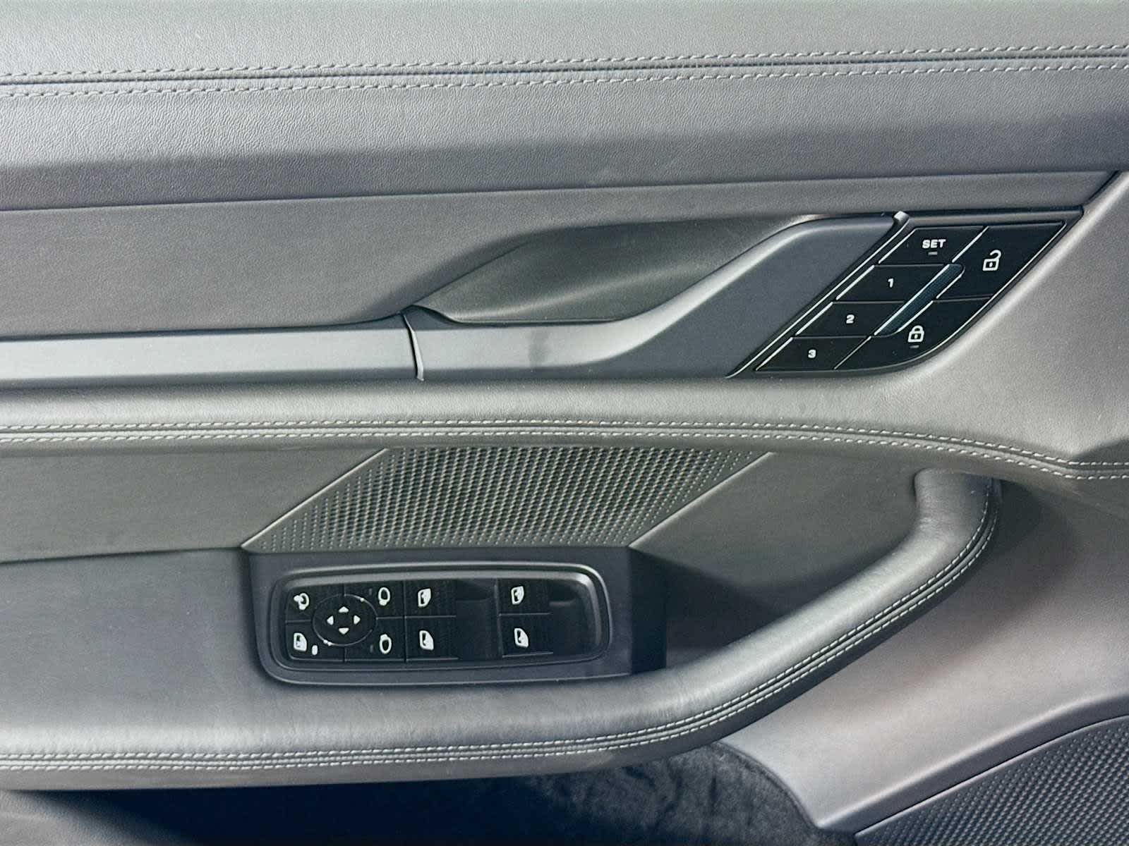 Thumbnail: 2020 Porsche Taycan - 14