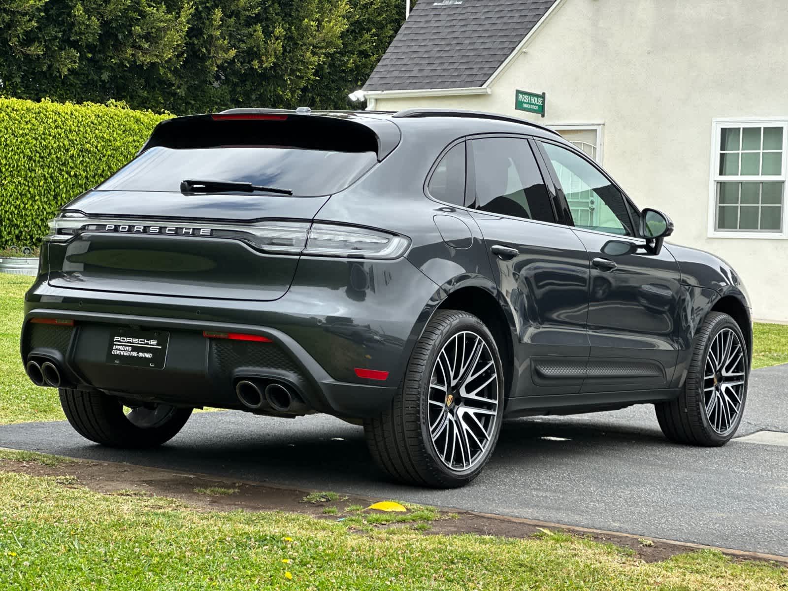 Thumbnail: 2026 Porsche Macan - 8