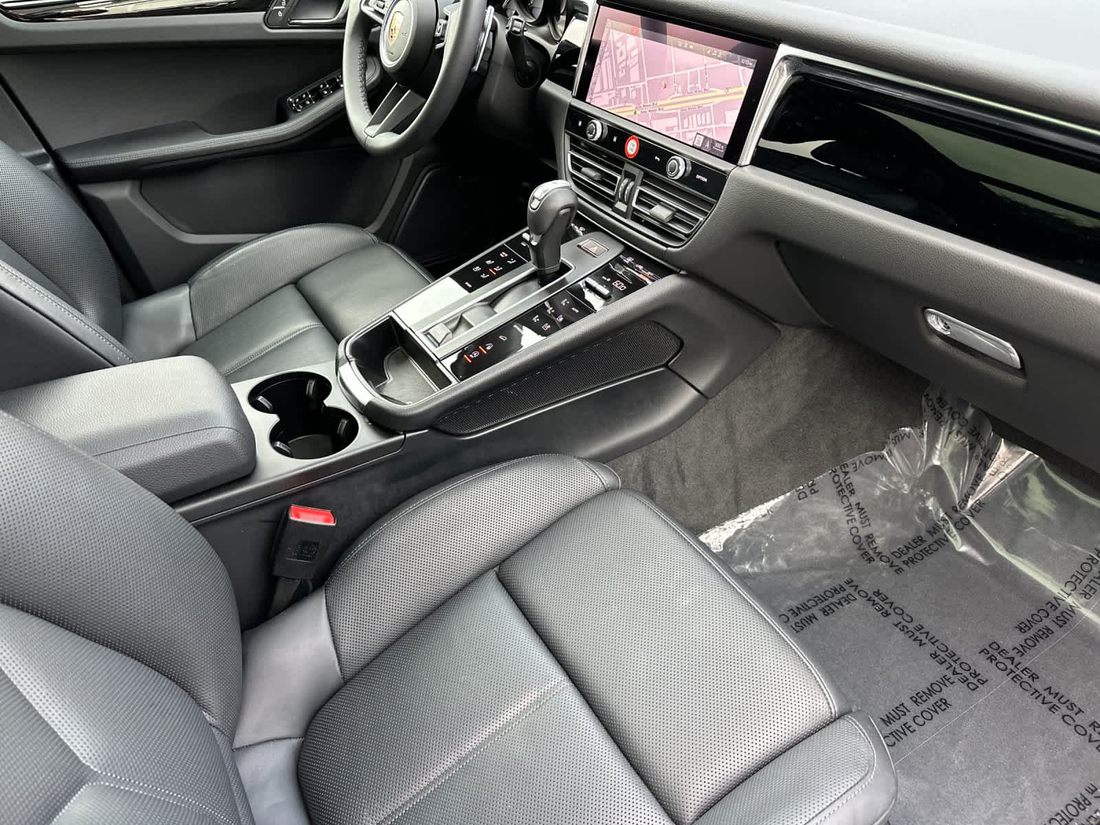 Thumbnail: 2025 Porsche Macan - 17