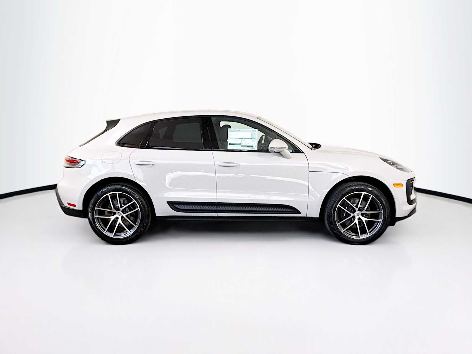 Thumbnail: 2026 Porsche Macan - 8