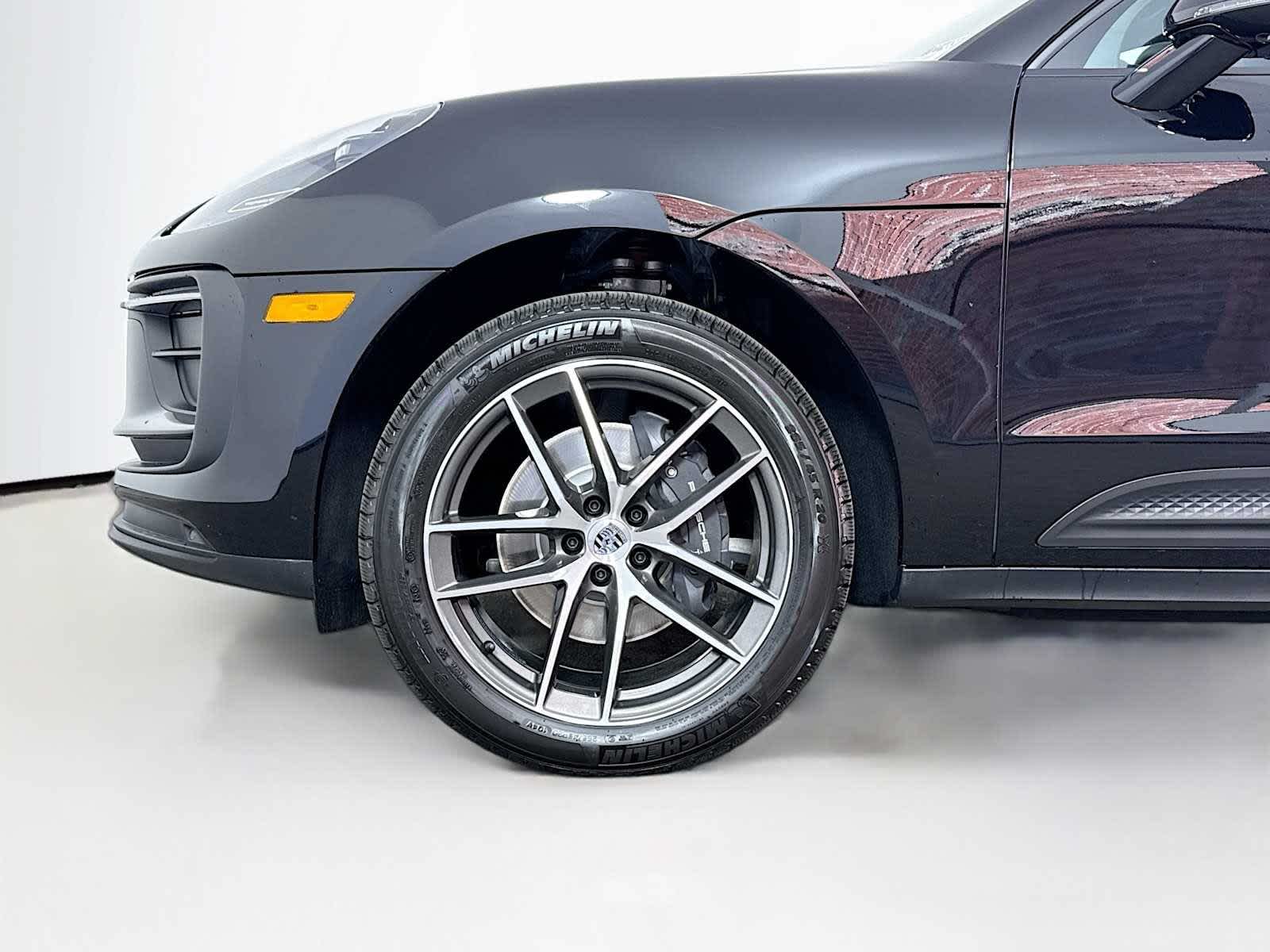 Thumbnail: 2025 Porsche Macan - 24