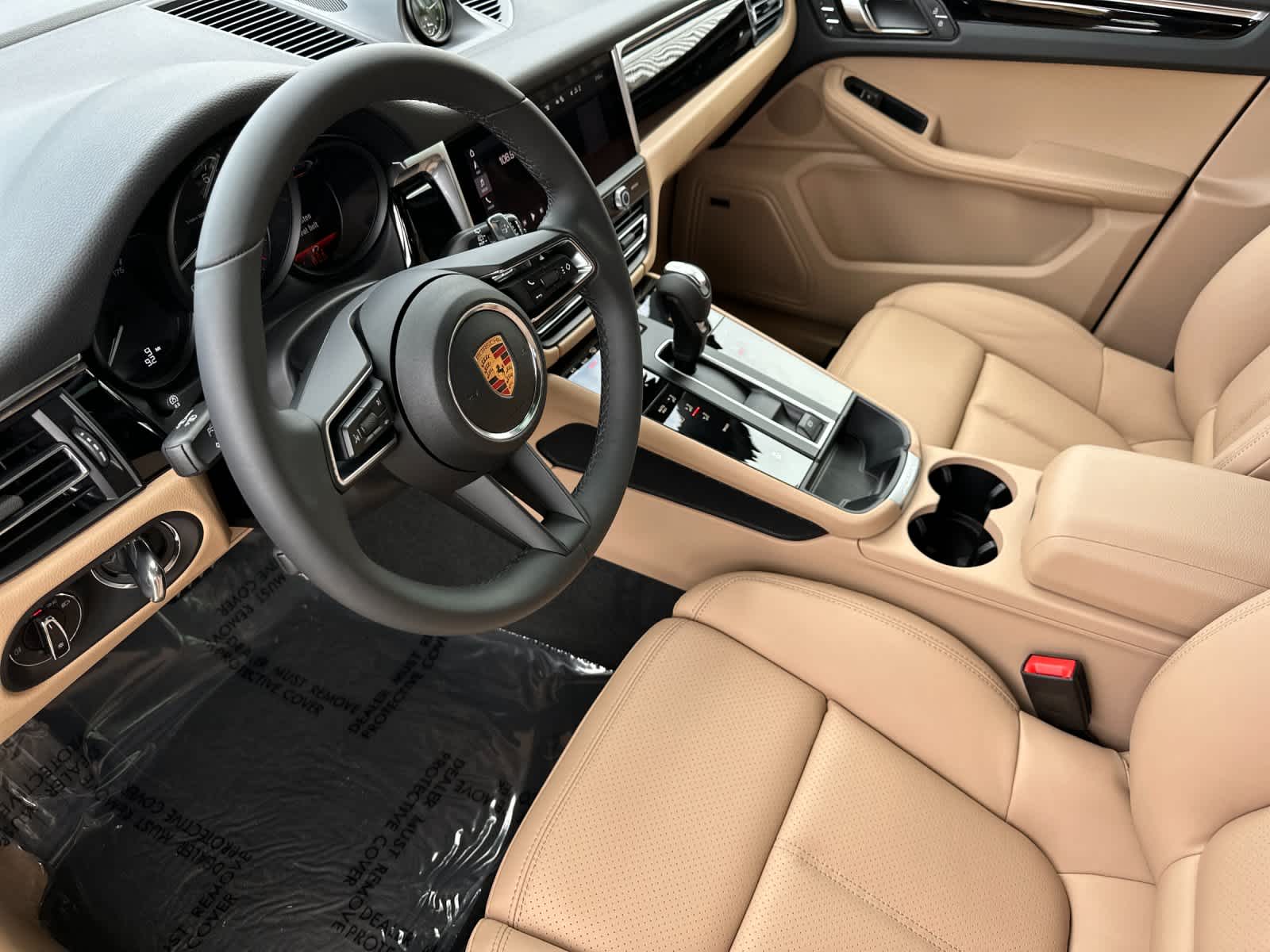 Thumbnail: 2026 Porsche Macan - 4