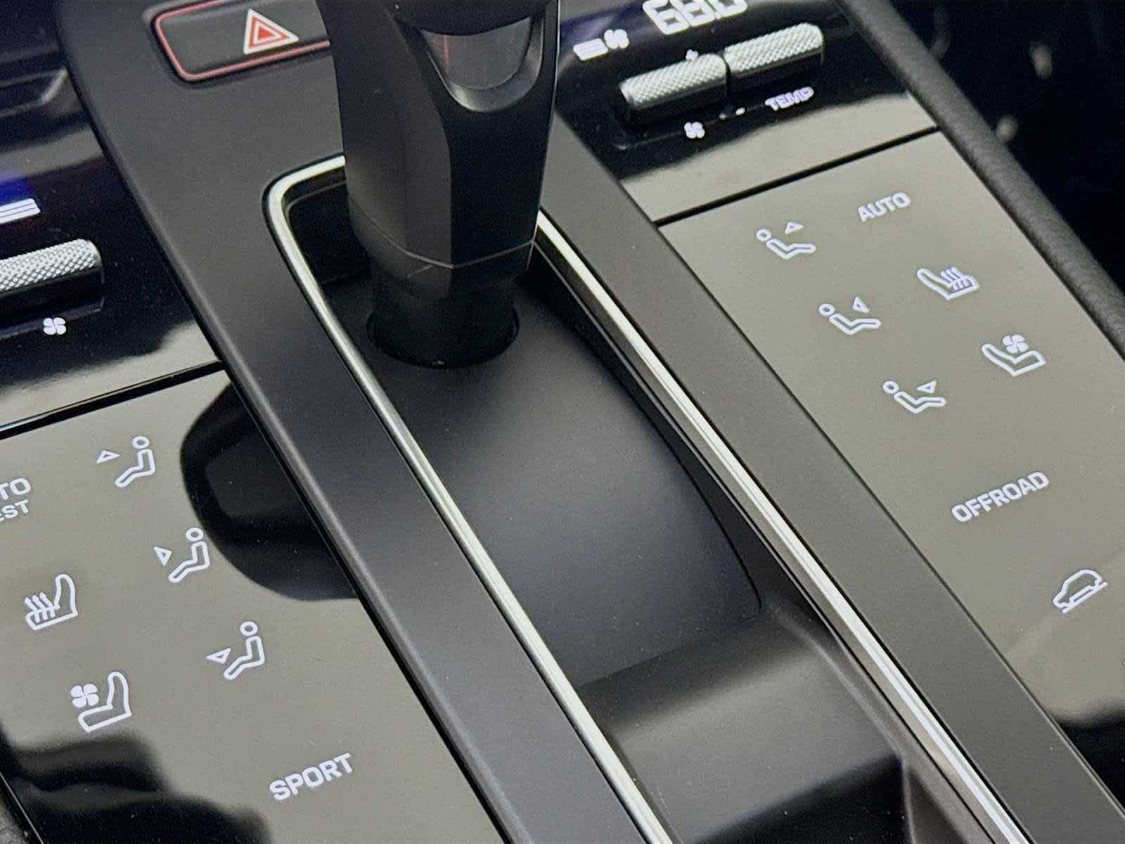 Thumbnail: 2024 Porsche Macan - 17