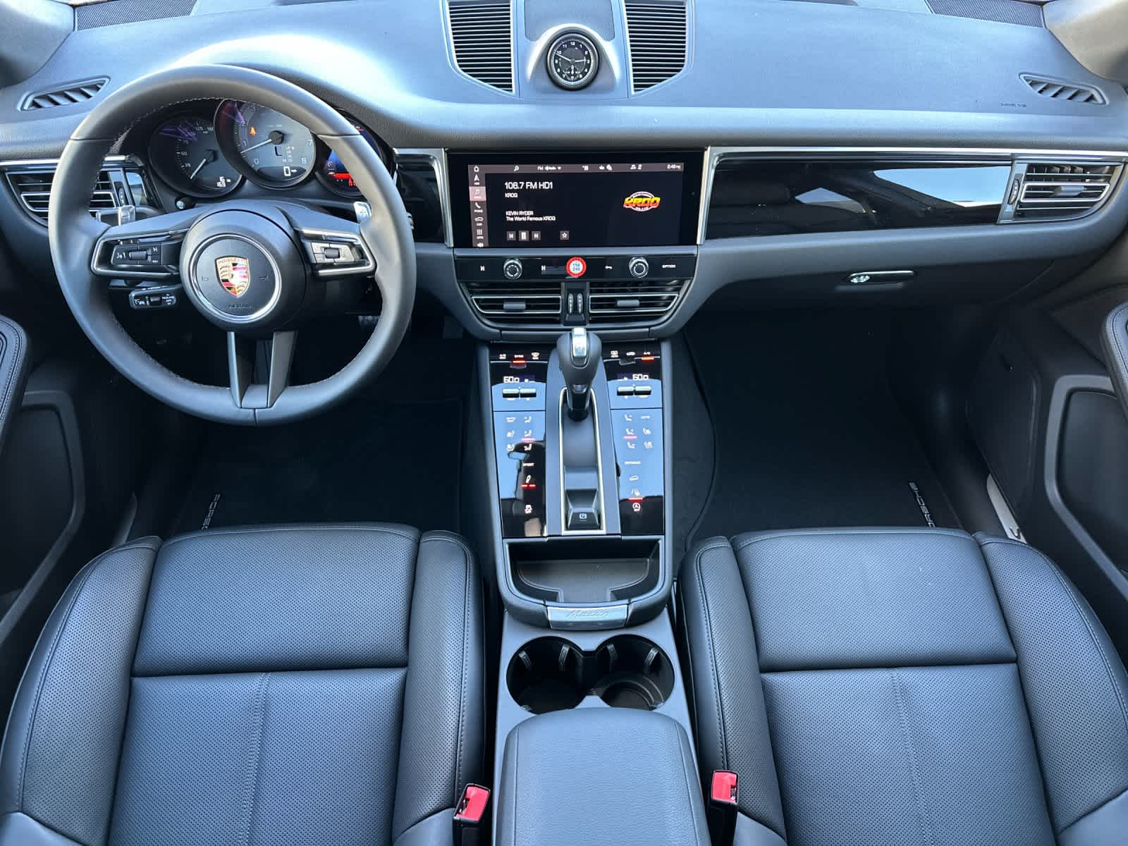 Thumbnail: 2026 Porsche Macan - 6