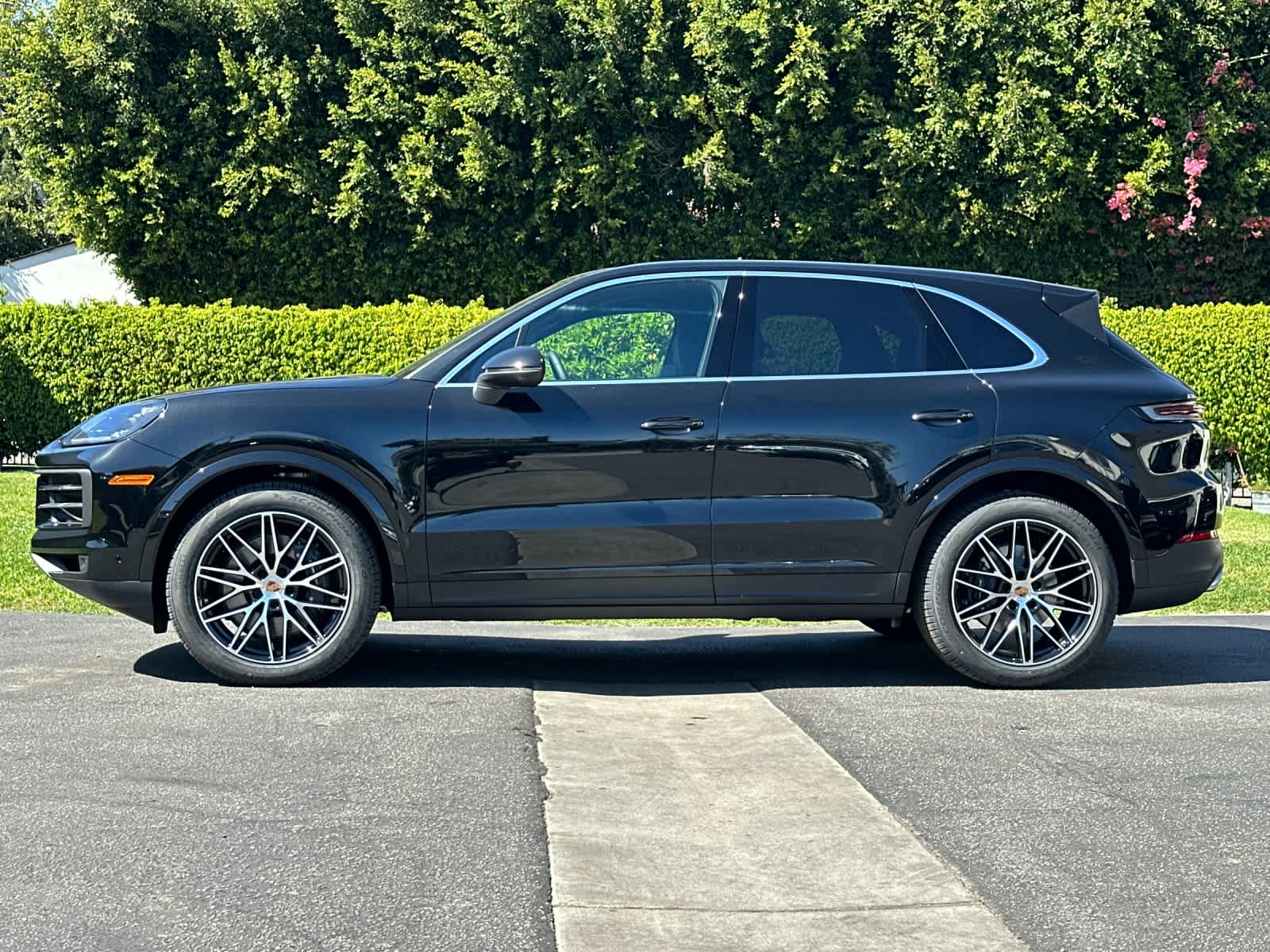 Thumbnail: 2026 Porsche Cayenne - 2