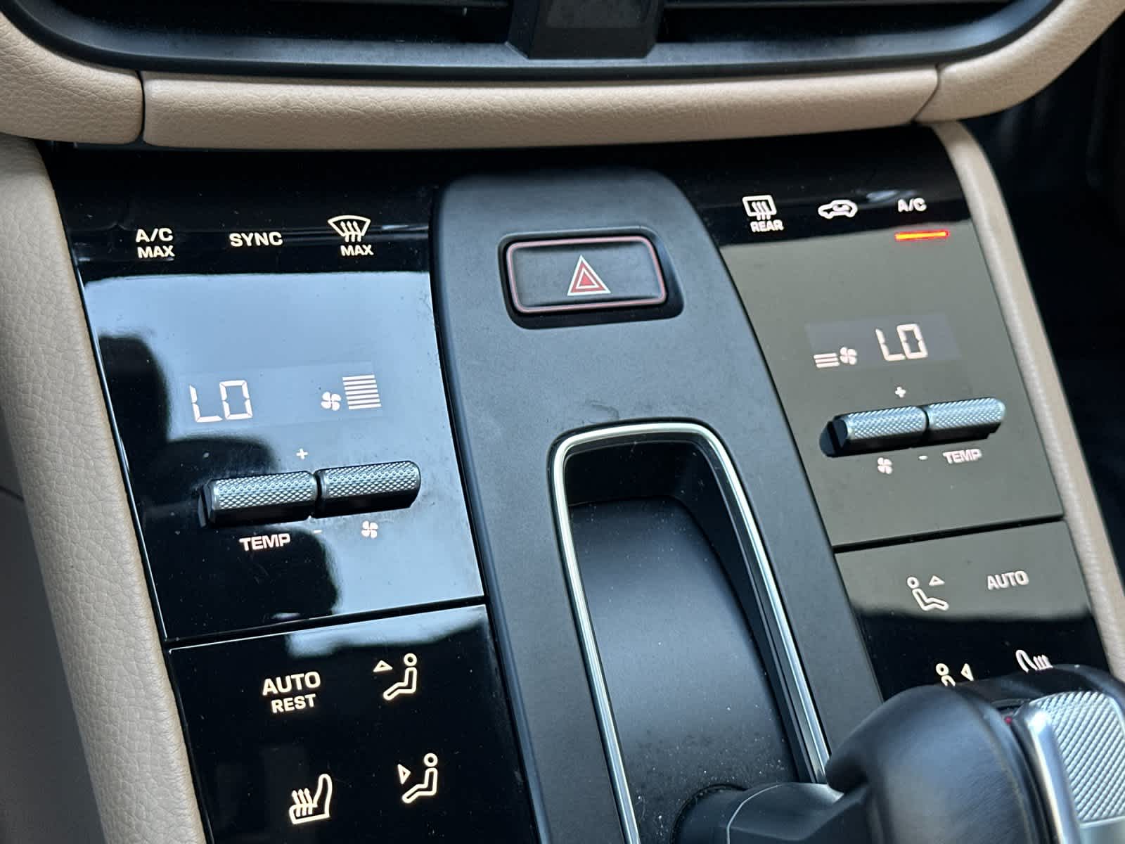 Thumbnail: 2025 Porsche Macan - 23