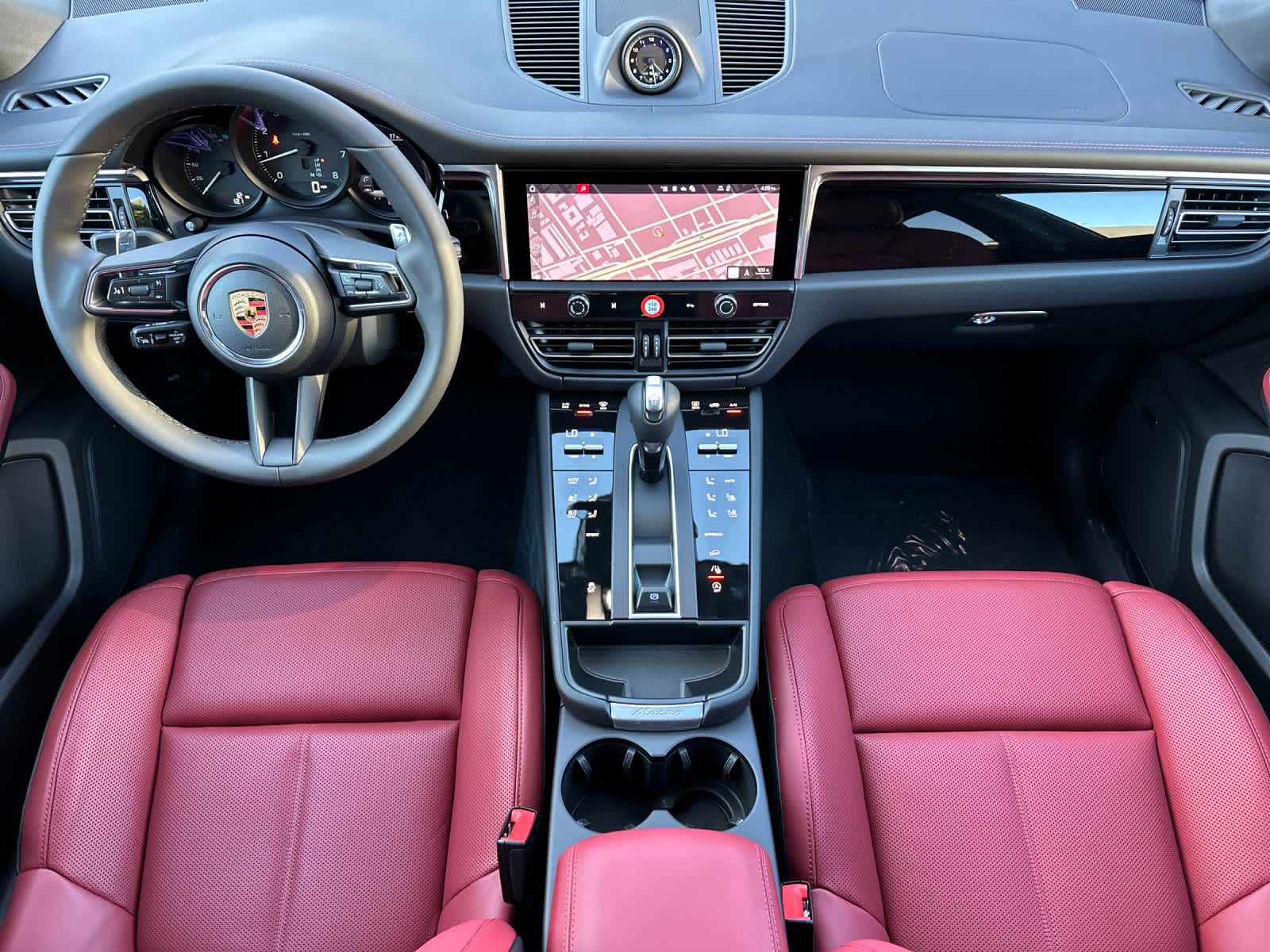 Thumbnail: 2026 Porsche Macan - 6