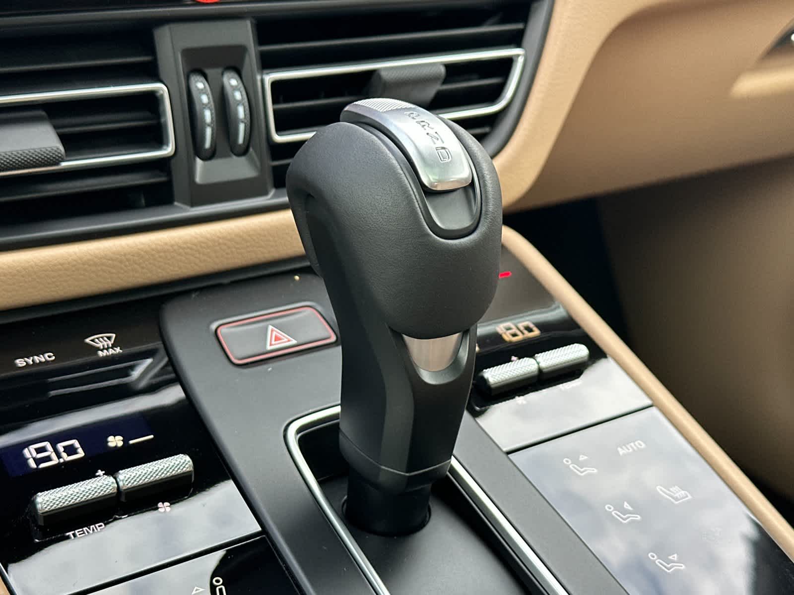 Thumbnail: 2026 Porsche Macan - 24