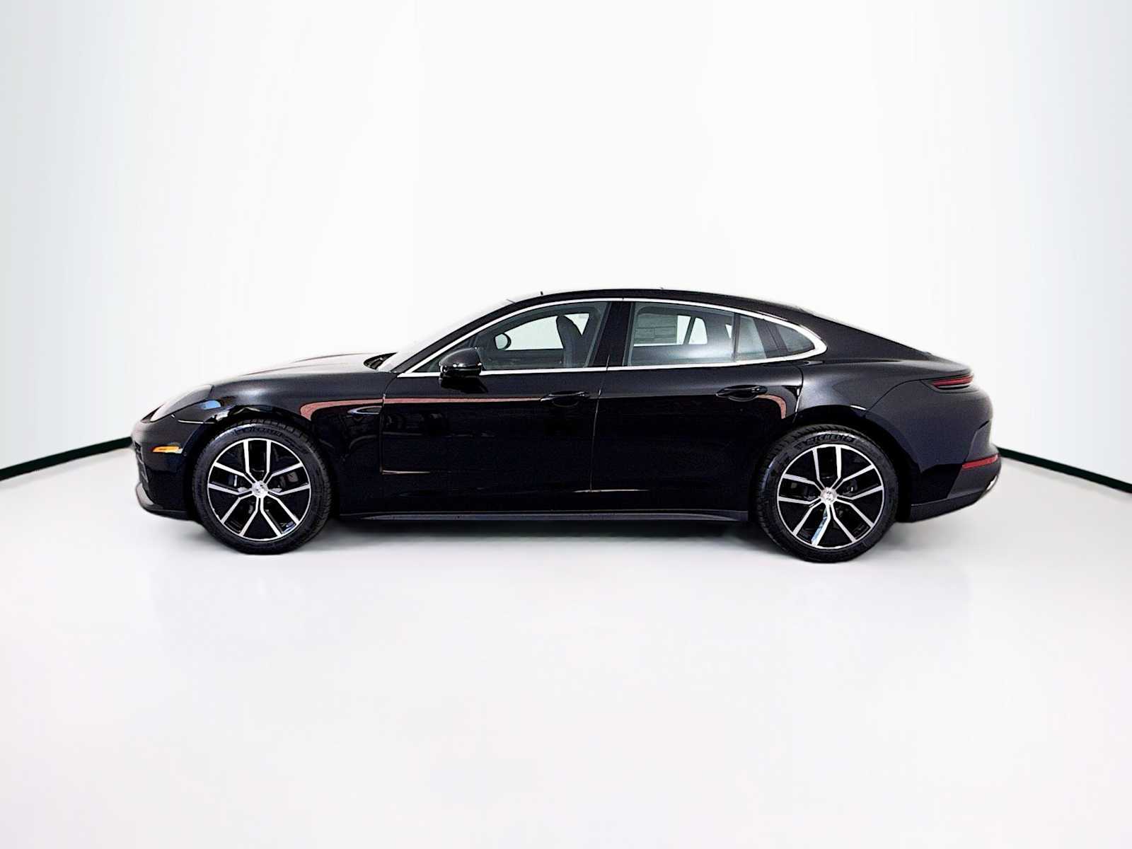Thumbnail: 2025 Porsche Panamera - 2