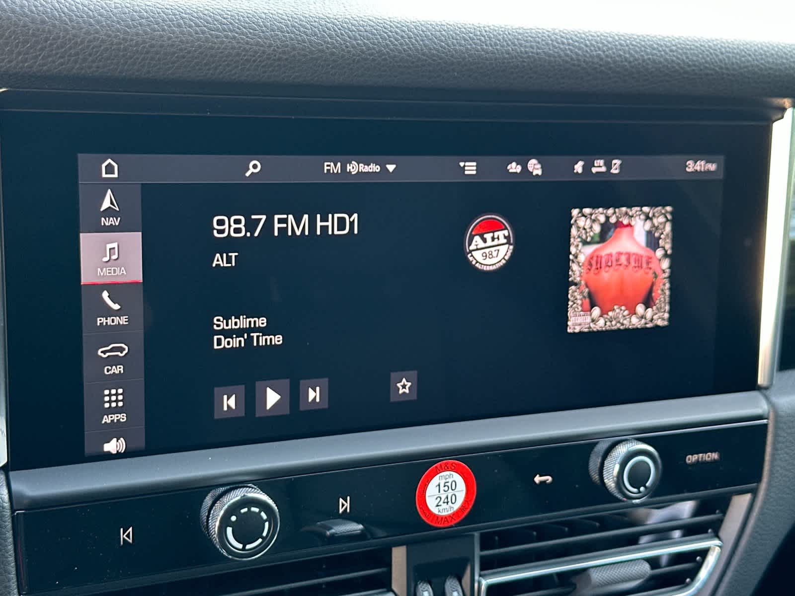 Thumbnail: 2026 Porsche Macan - 21