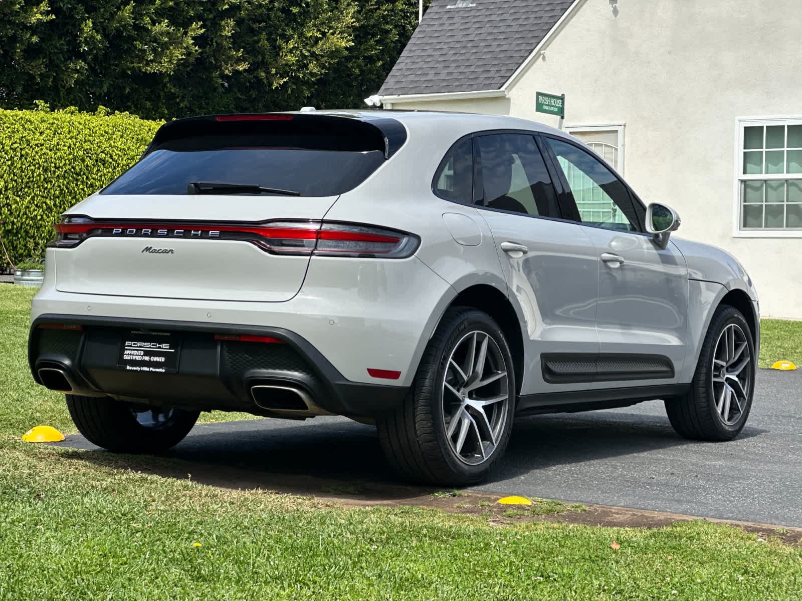 Thumbnail: 2025 Porsche Macan - 8