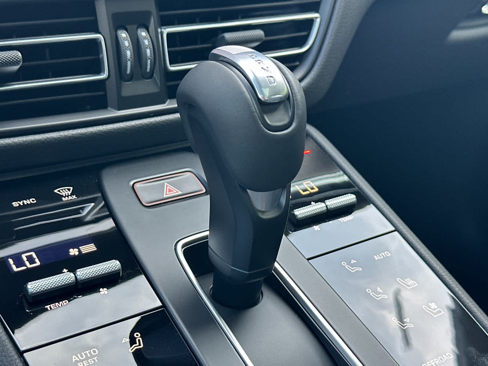 Thumbnail: 2026 Porsche Macan - 24