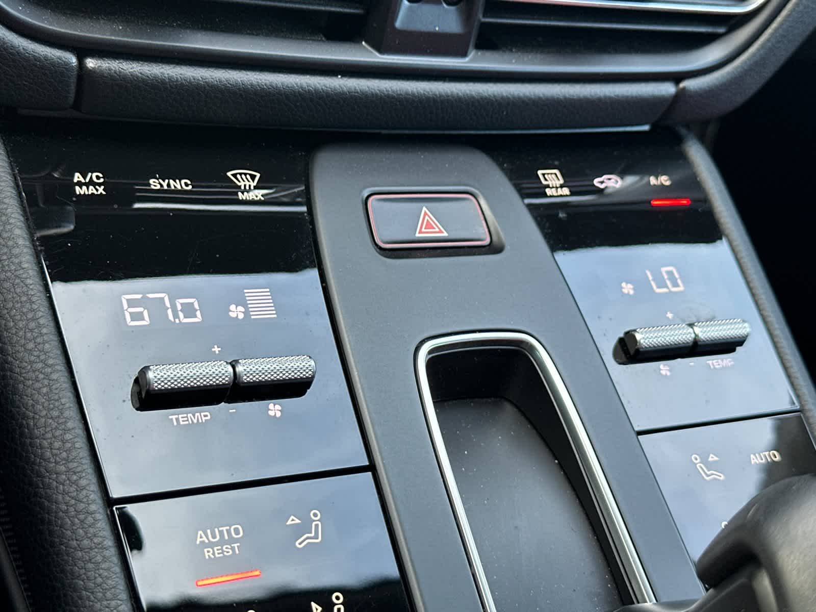 Thumbnail: 2025 Porsche Macan - 24