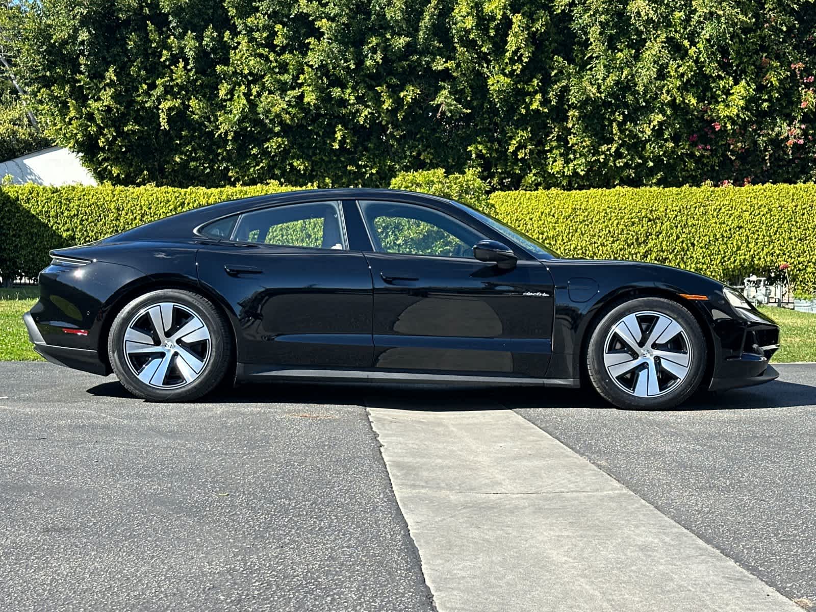 Thumbnail: 2026 Porsche Taycan - 9