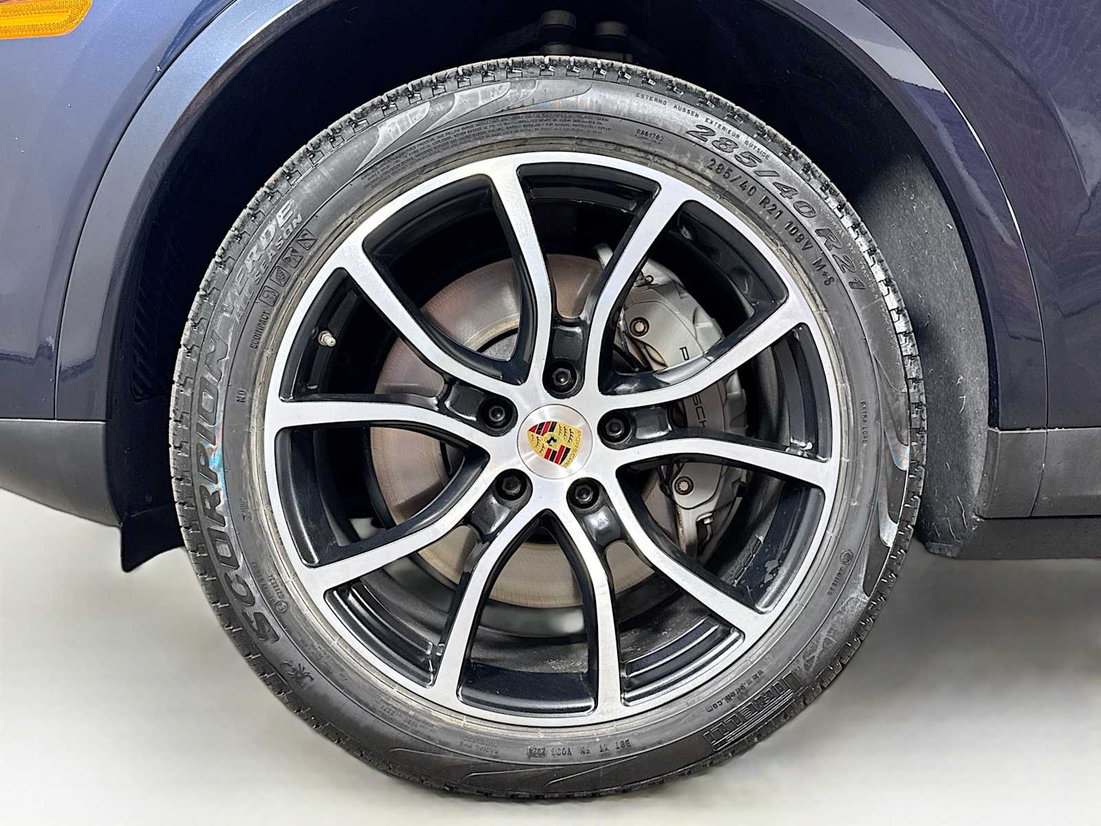 Thumbnail: 2022 Porsche Cayenne - 25