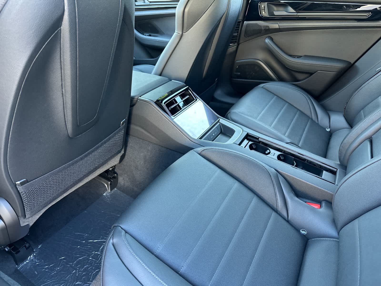 Thumbnail: 2026 Porsche Panamera - 13