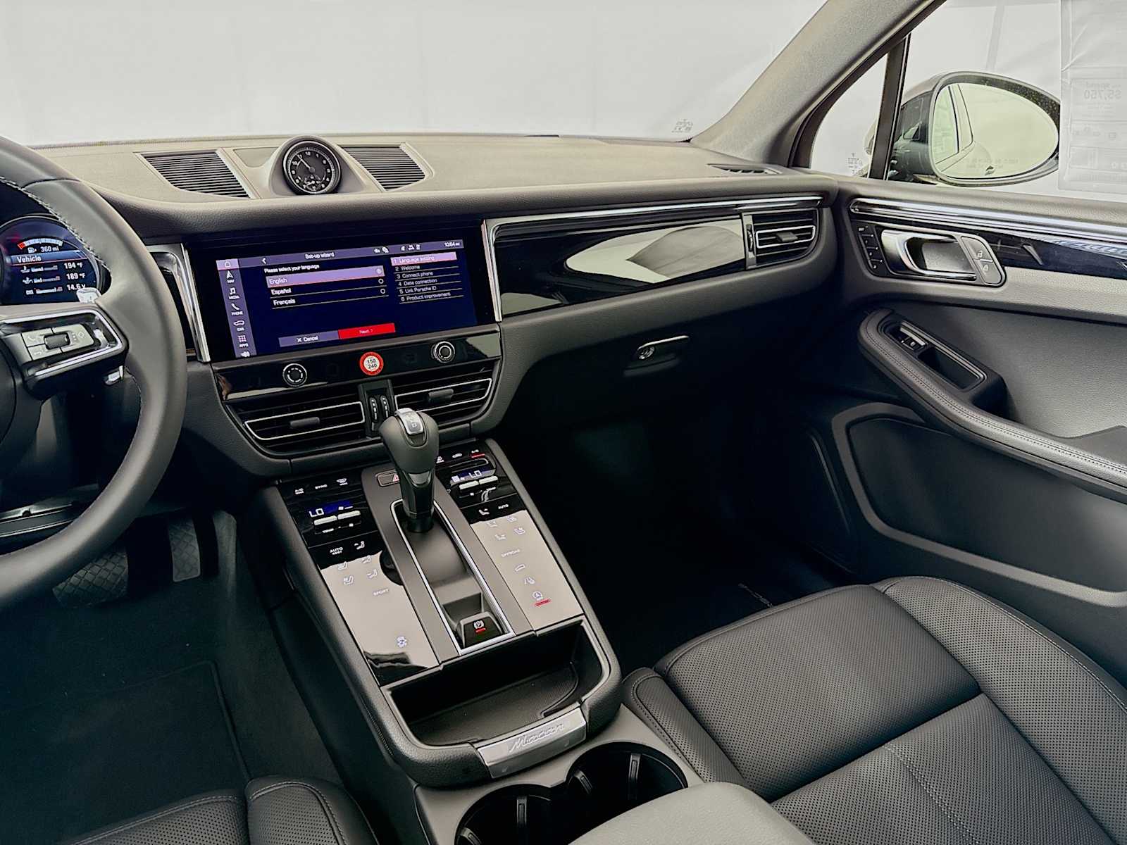 Thumbnail: 2025 Porsche Macan - 19