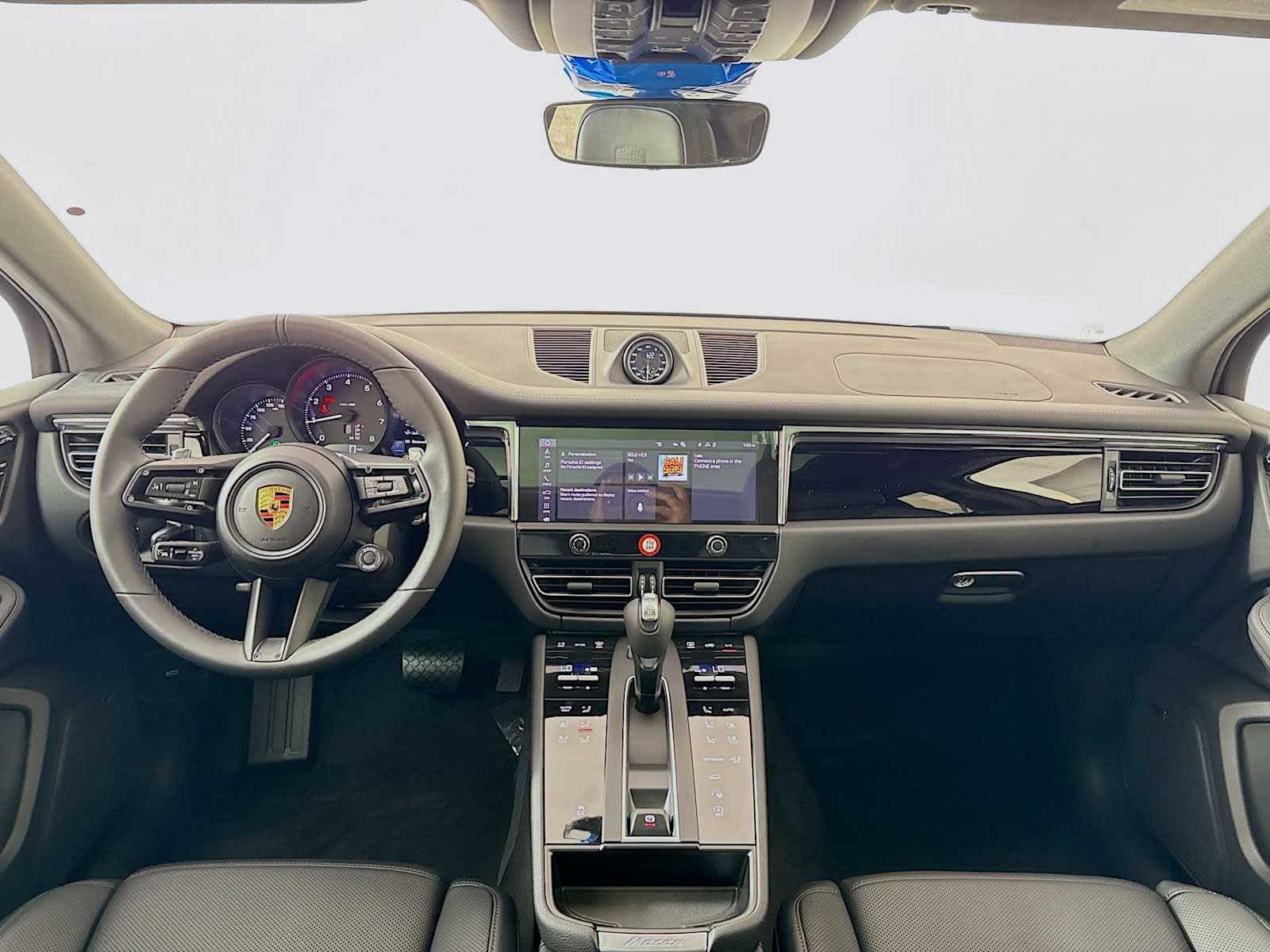 Thumbnail: 2026 Porsche Macan - 27