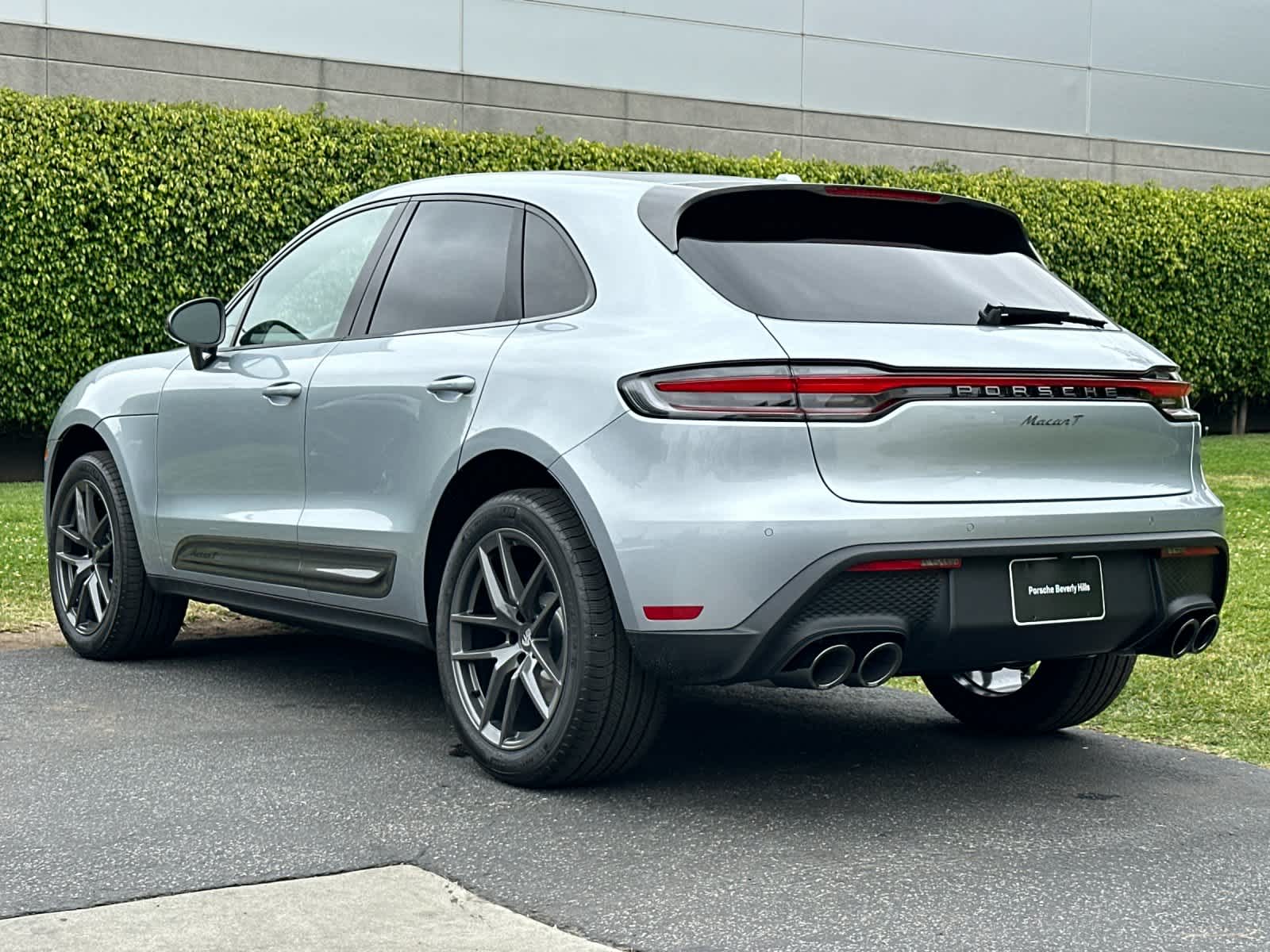 Thumbnail: 2026 Porsche Macan - 3