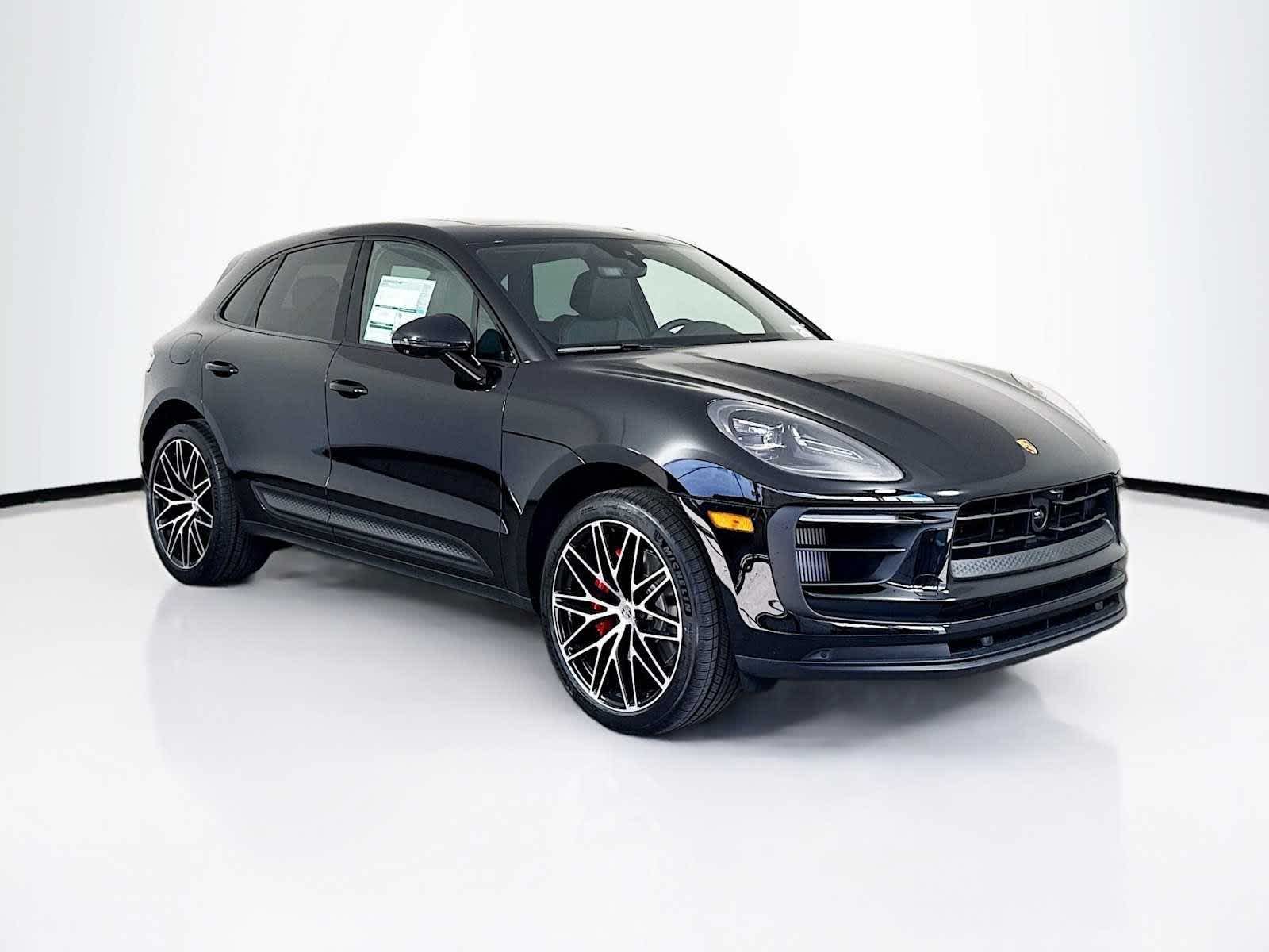 Thumbnail: 2026 Porsche Macan - 35