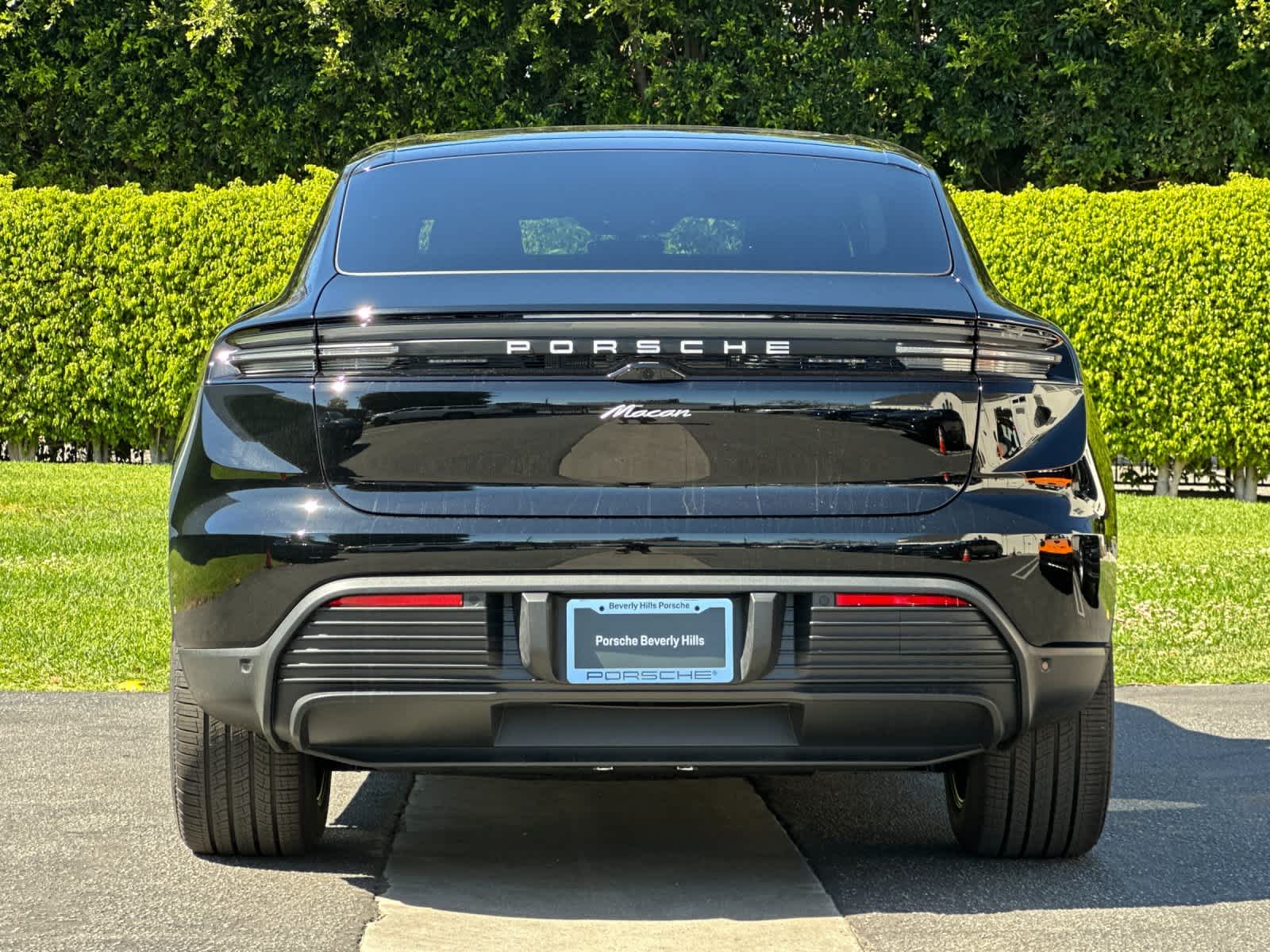 Thumbnail: 2026 Porsche Macan - 7