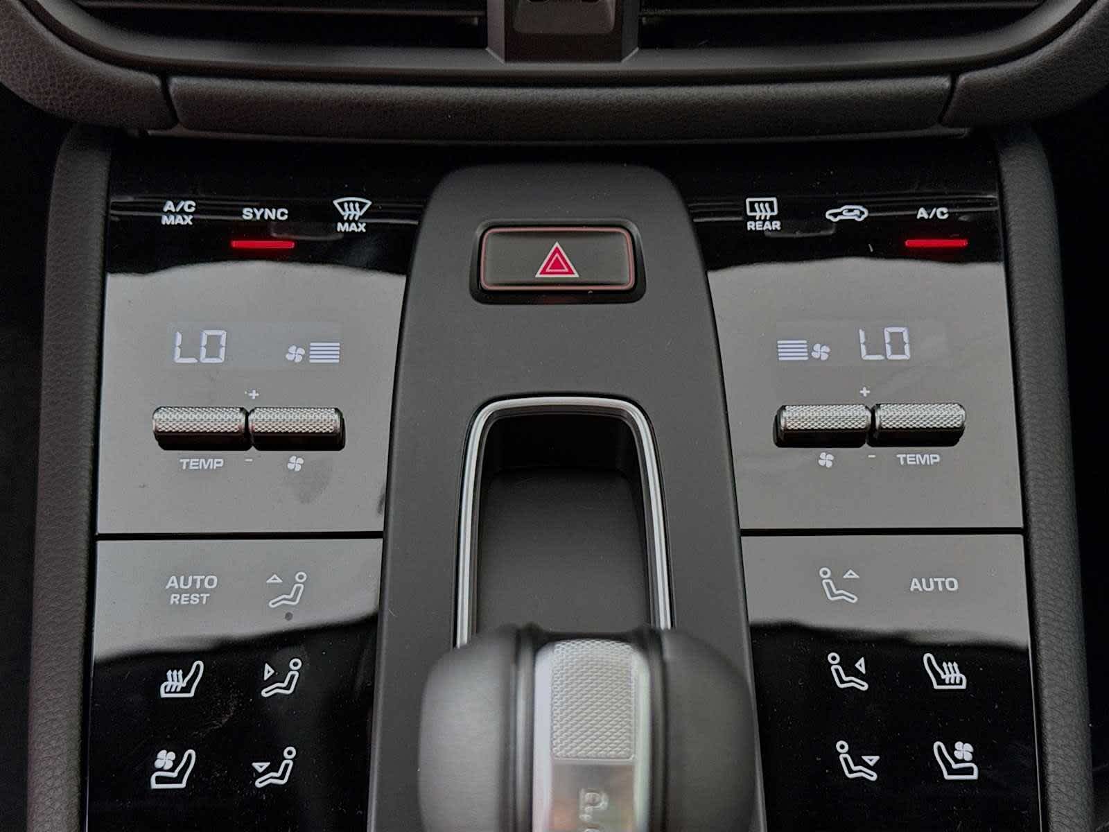 Thumbnail: 2026 Porsche Macan - 13