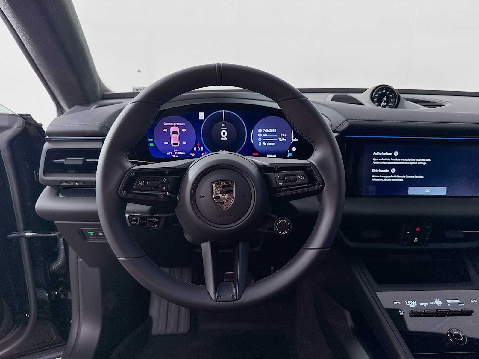 Thumbnail: 2025 Porsche Macan - 12