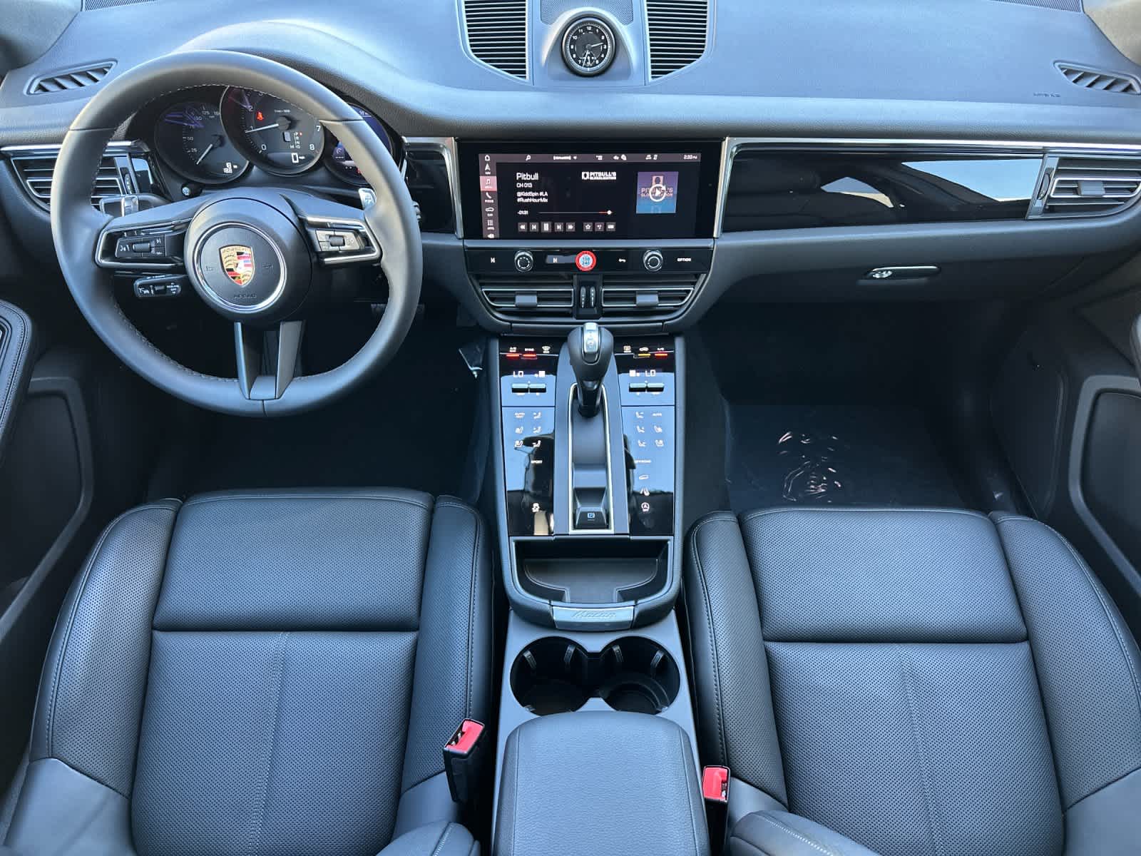 Thumbnail: 2026 Porsche Macan - 6