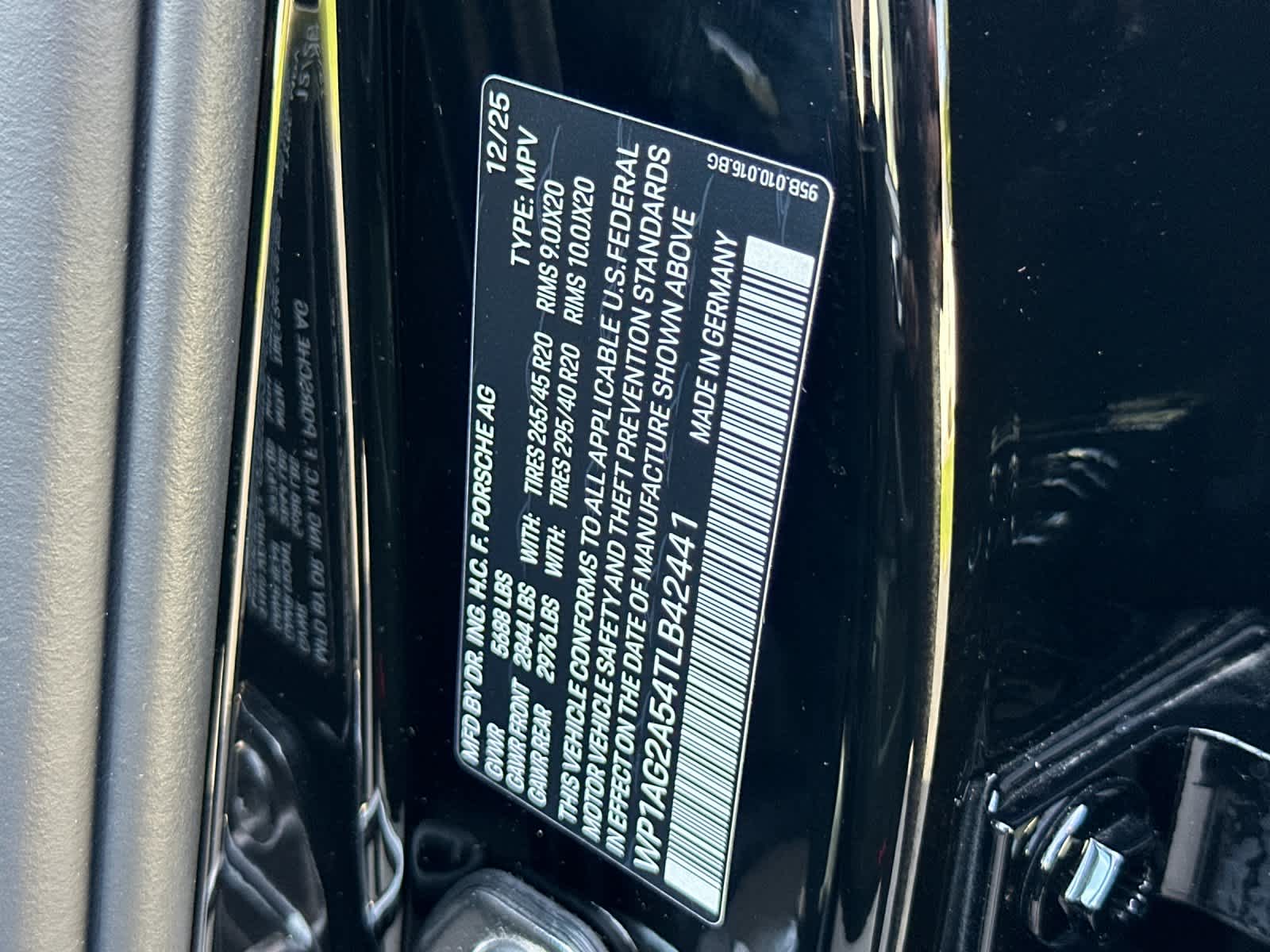 Thumbnail: 2026 Porsche Macan - 33