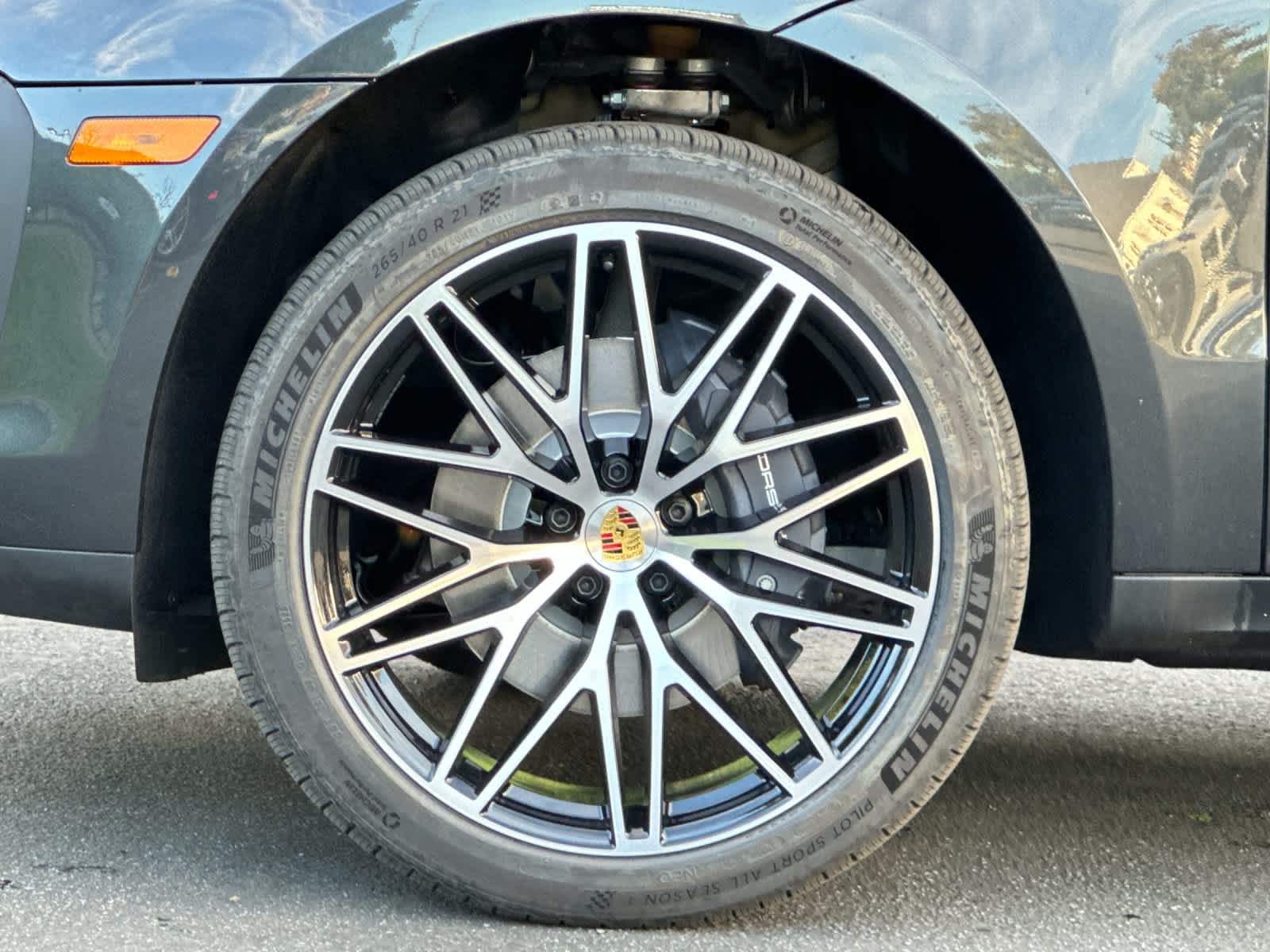 Thumbnail: 2026 Porsche Macan - 30