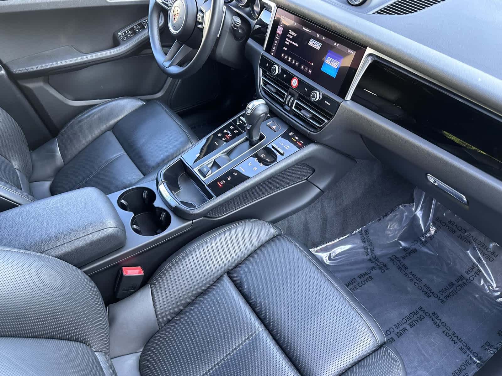 Thumbnail: 2025 Porsche Macan - 17