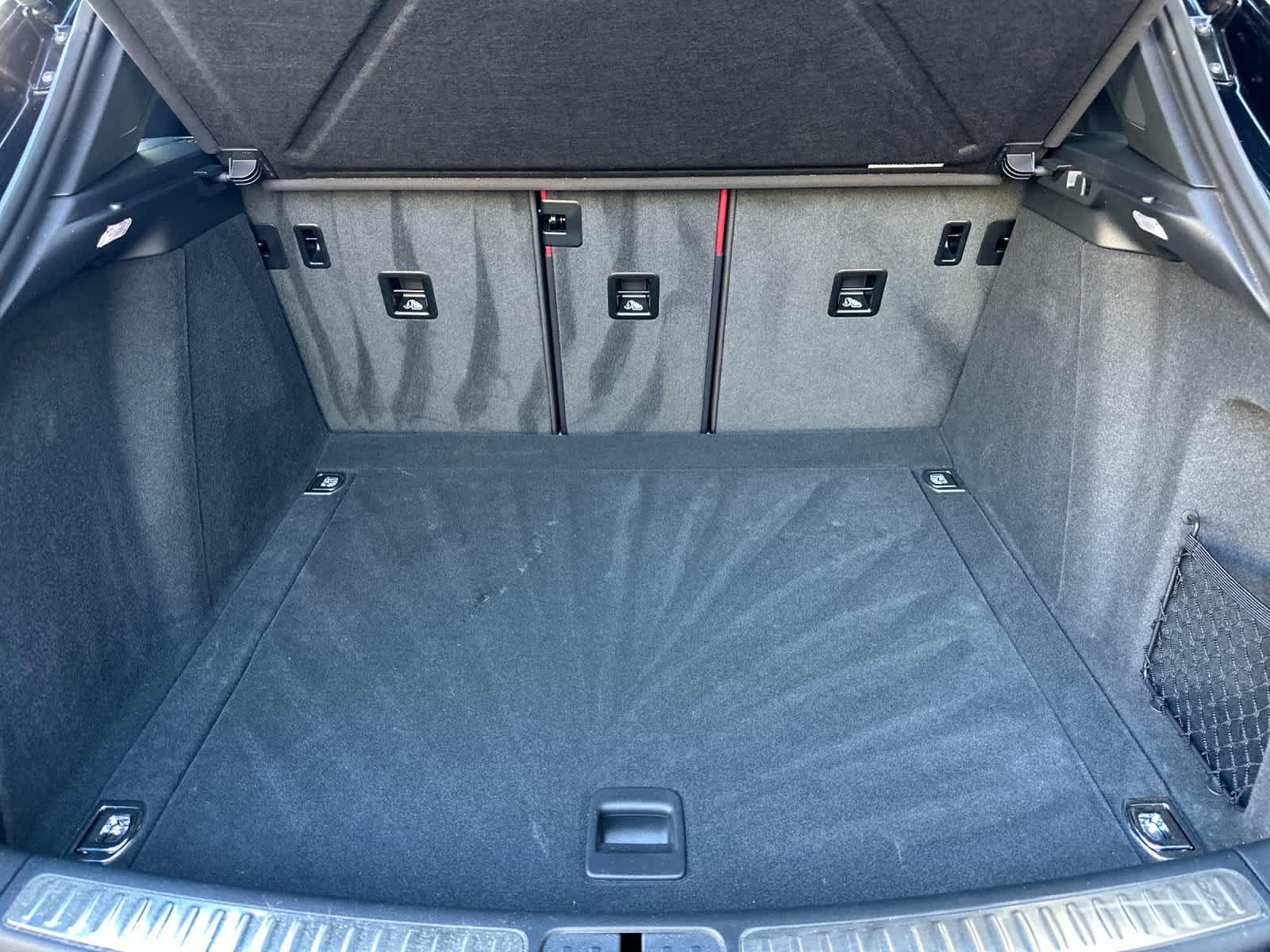 Thumbnail: 2025 Porsche Macan - 16