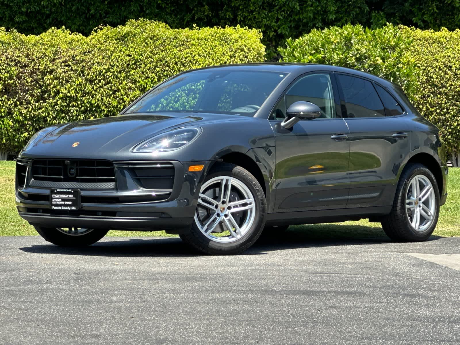 2026 Porsche Macan Base