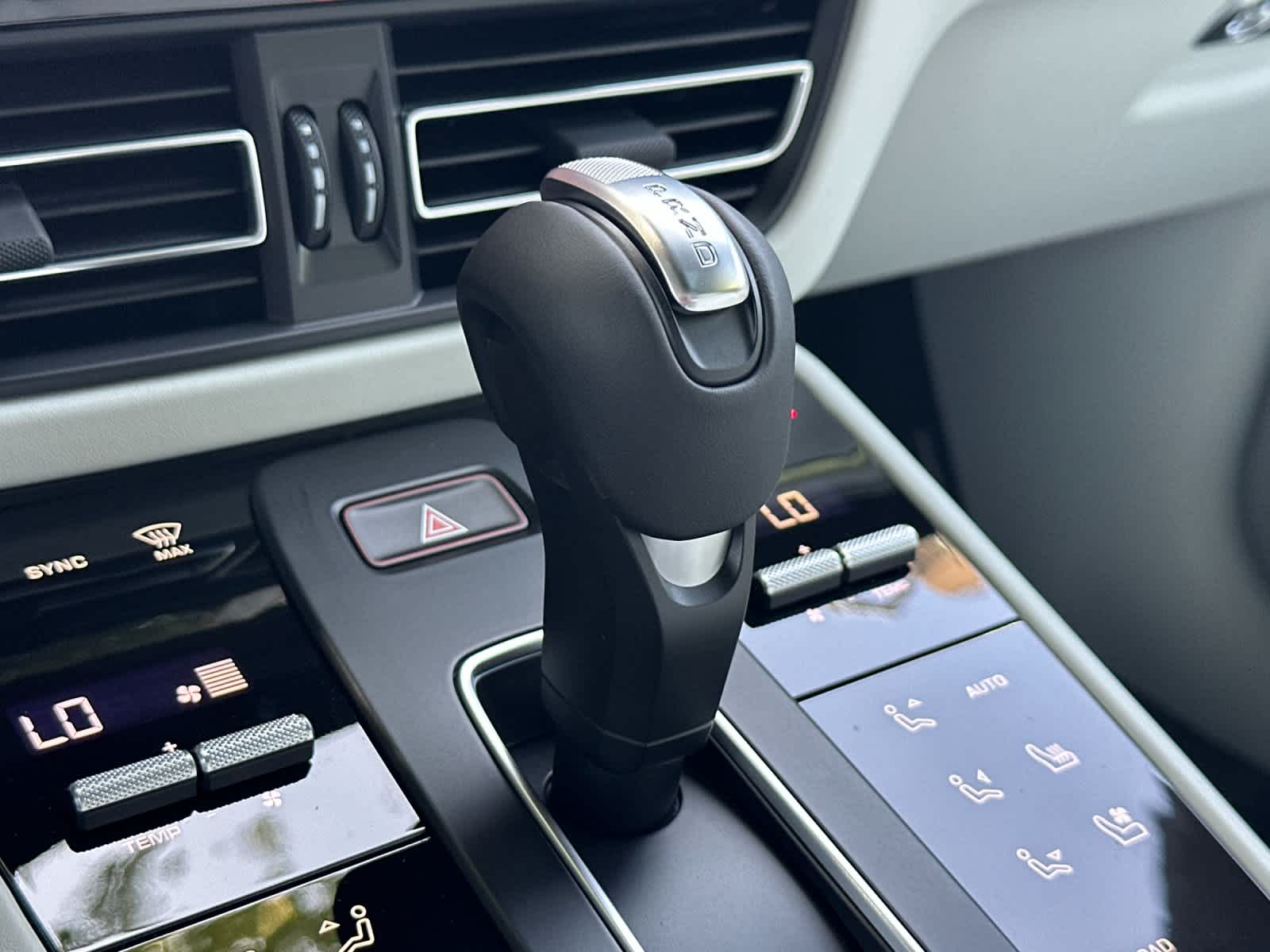 Thumbnail: 2026 Porsche Macan - 25