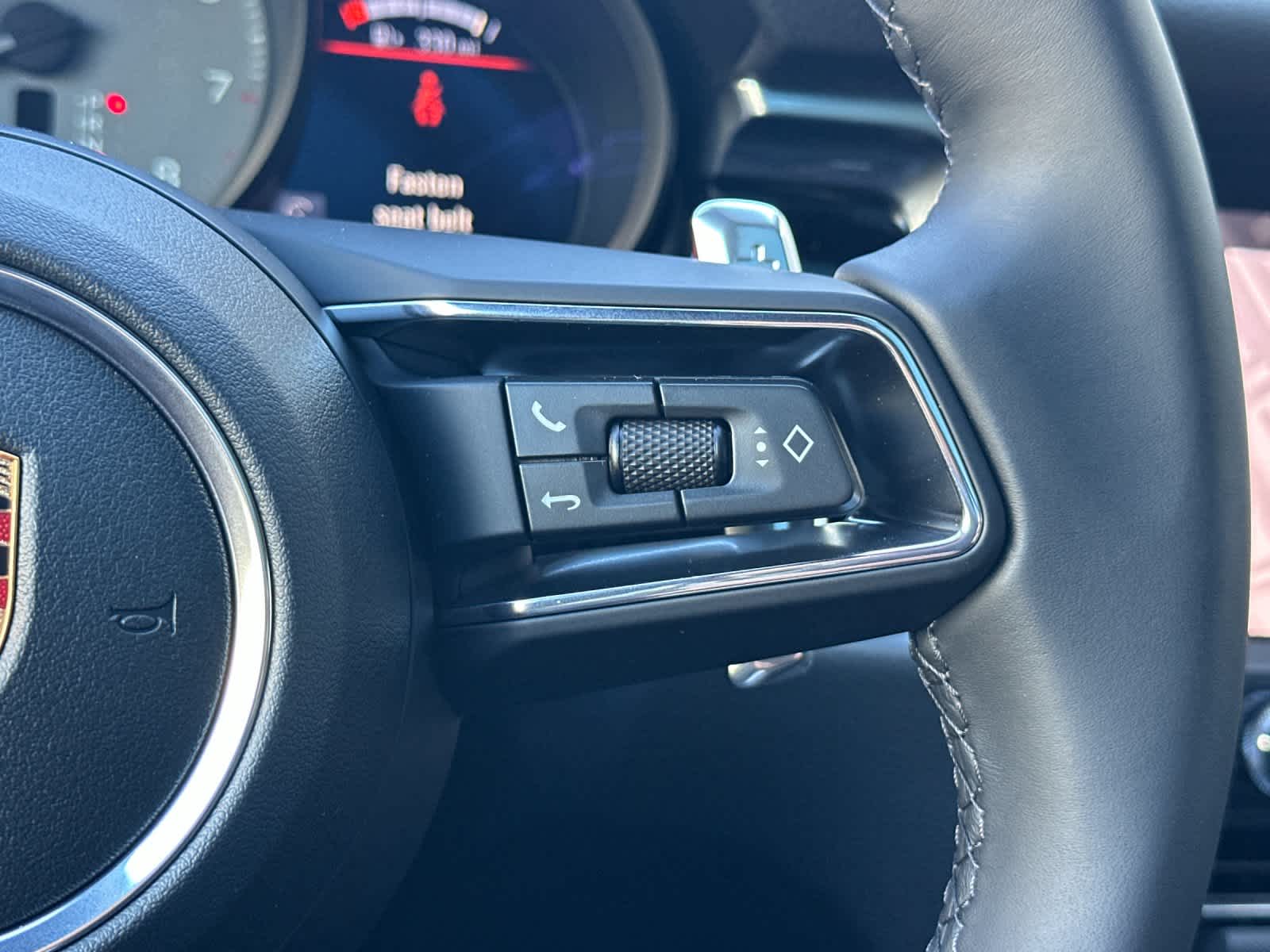 Thumbnail: 2026 Porsche Macan - 28