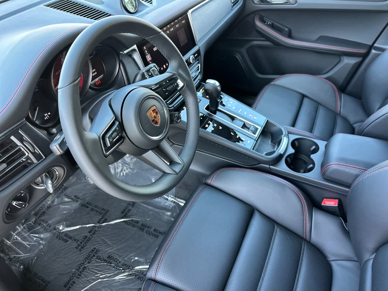 Thumbnail: 2026 Porsche Macan - 4
